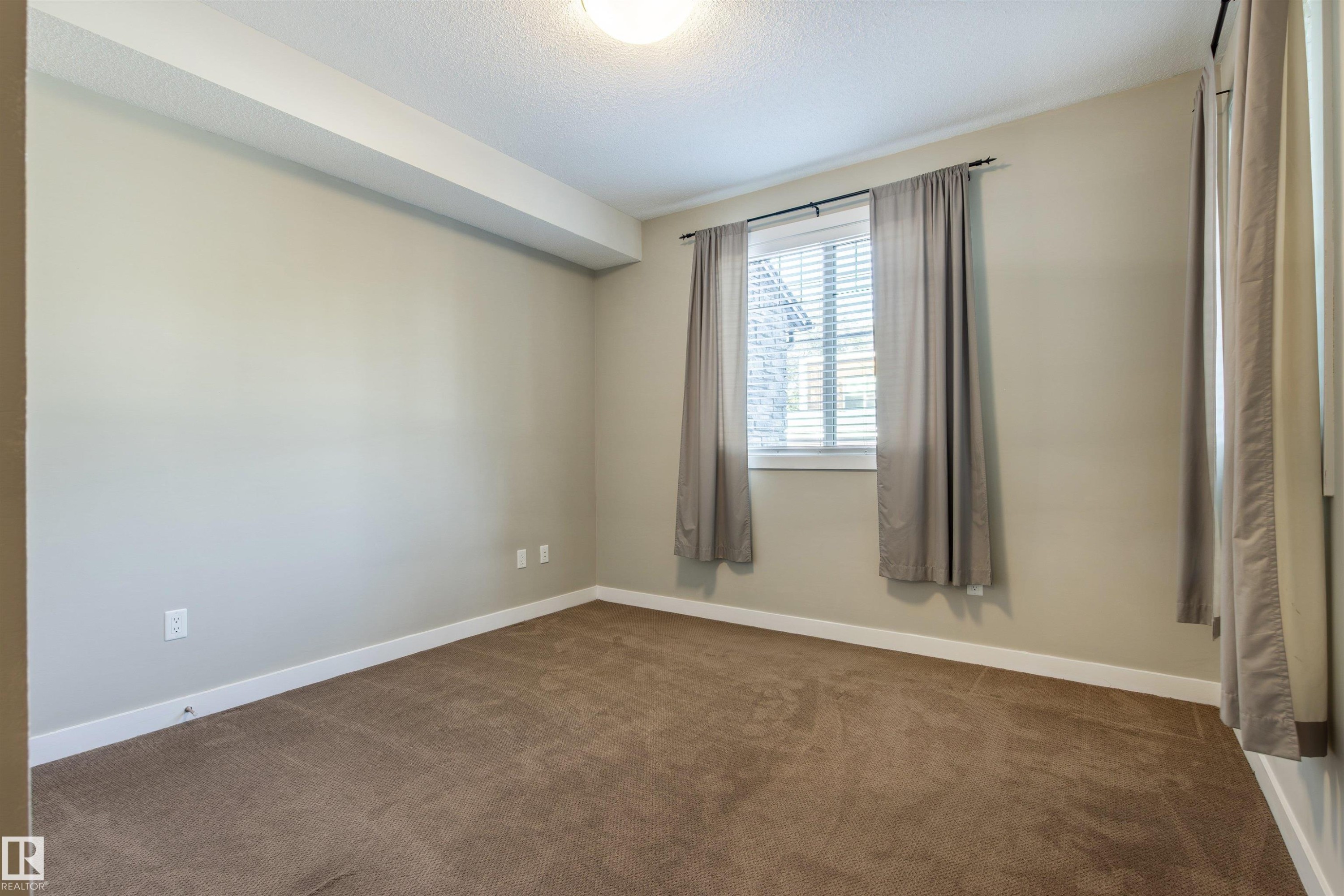 












107 8730 82 Avenue

,
Edmonton,




AB
T6C 0Z1


