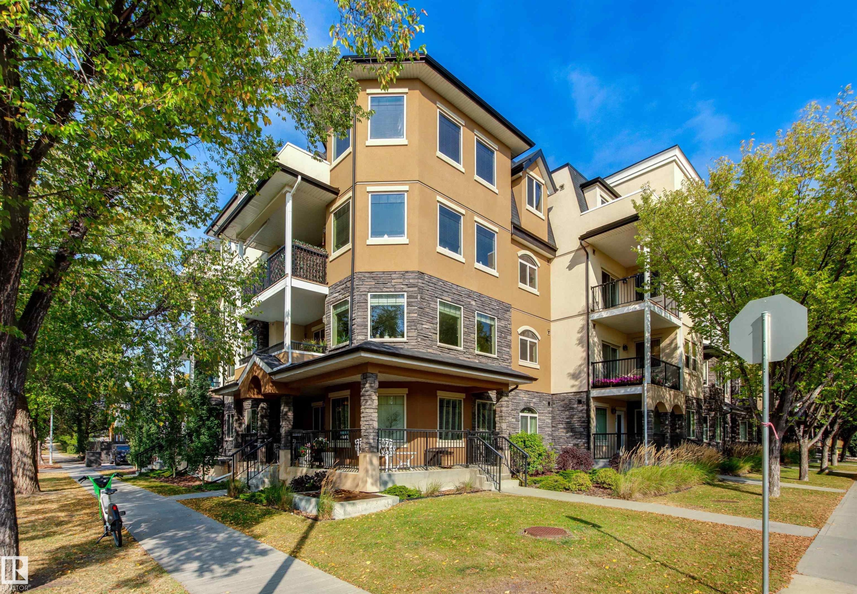 












107 8730 82 Avenue

,
Edmonton,




AB
T6C 0Z1

