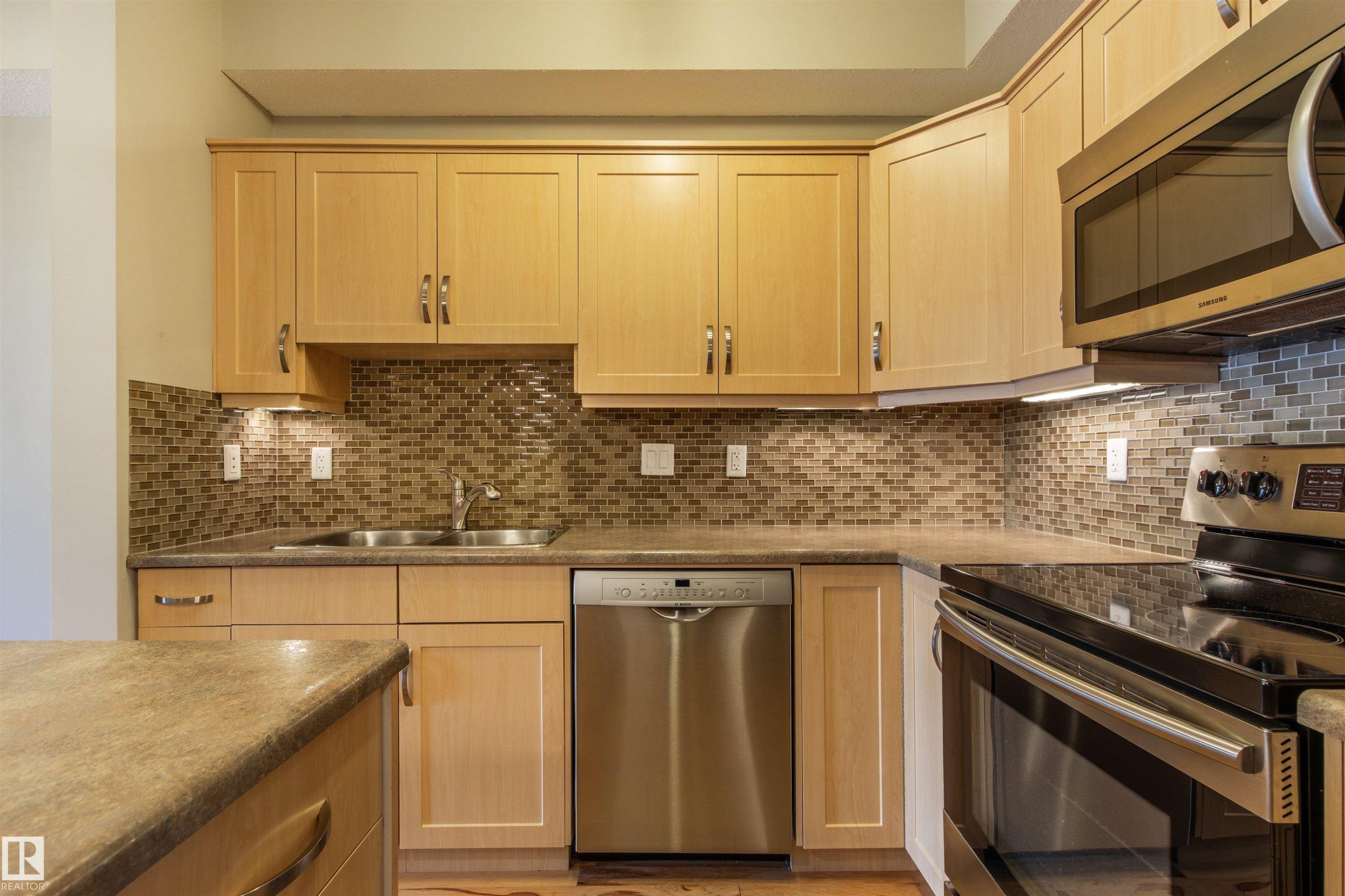 












107 8730 82 Avenue

,
Edmonton,




AB
T6C 0Z1

