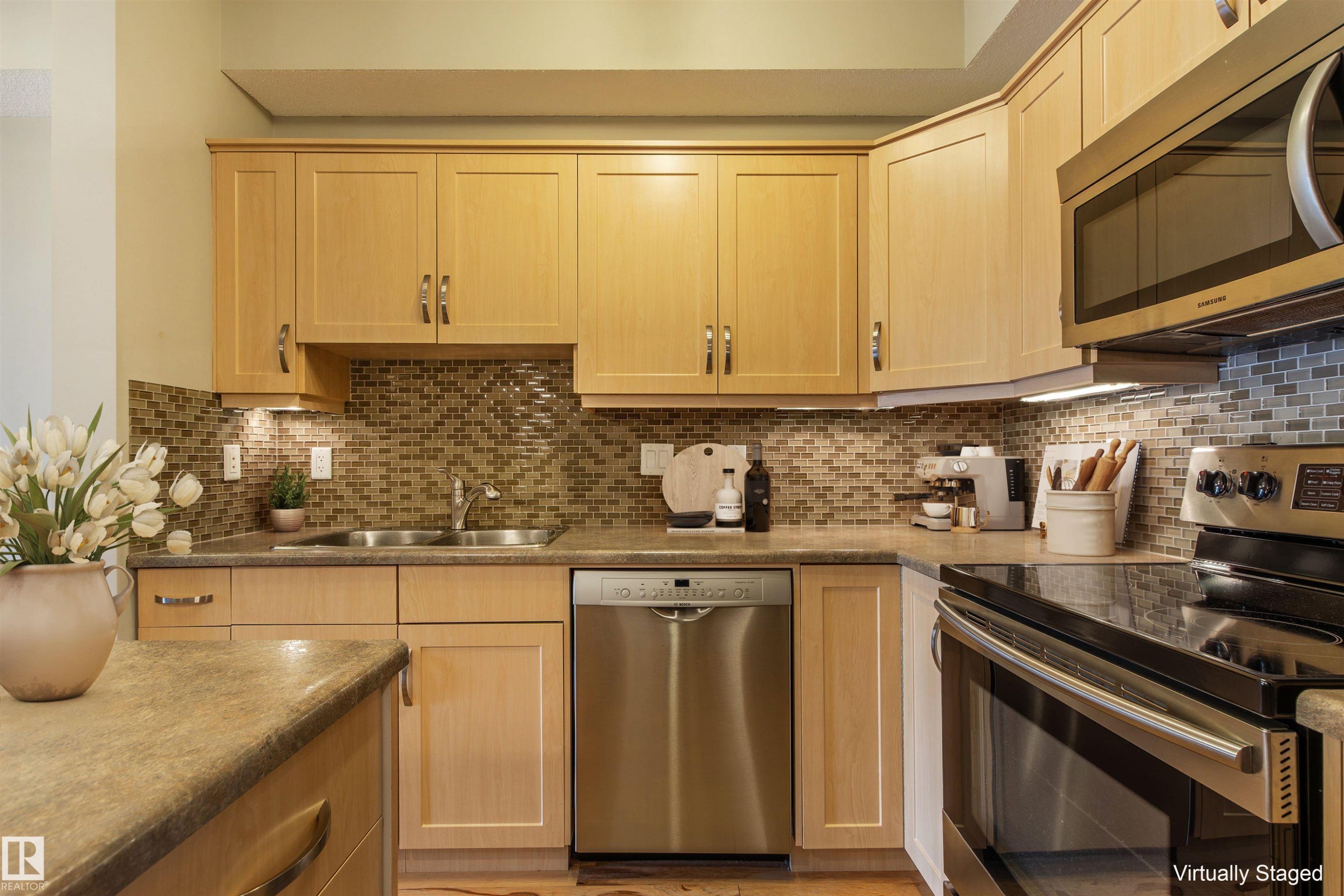 












107 8730 82 Avenue

,
Edmonton,




AB
T6C 0Z1

