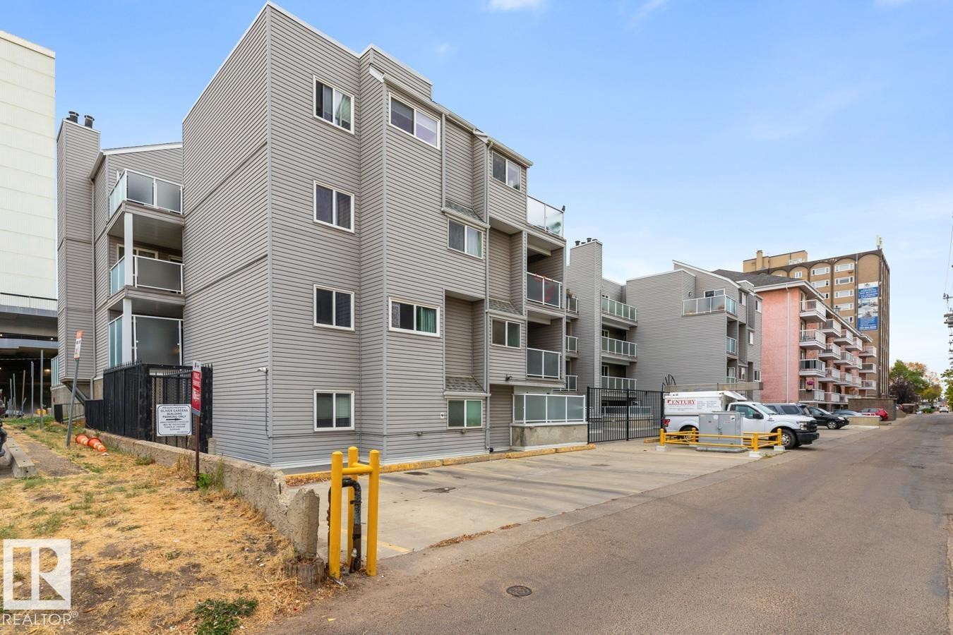 












410 10139 117 Street

,
Edmonton,




AB
T5K 2L3

