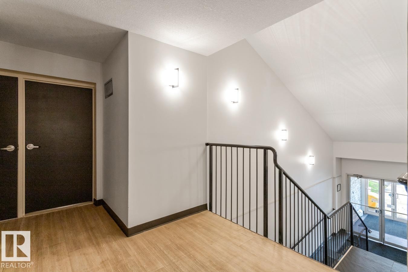 












410 10139 117 Street

,
Edmonton,




AB
T5K 2L3

