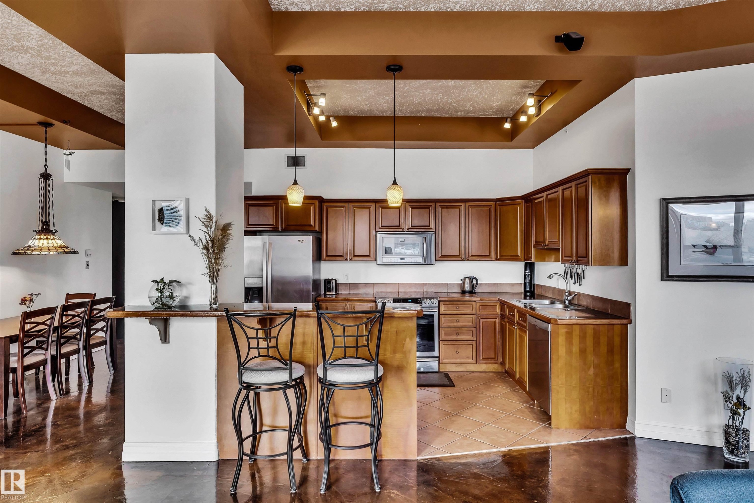 












801 10106 105 Street

,
Edmonton,




AB
T5J 5E7

