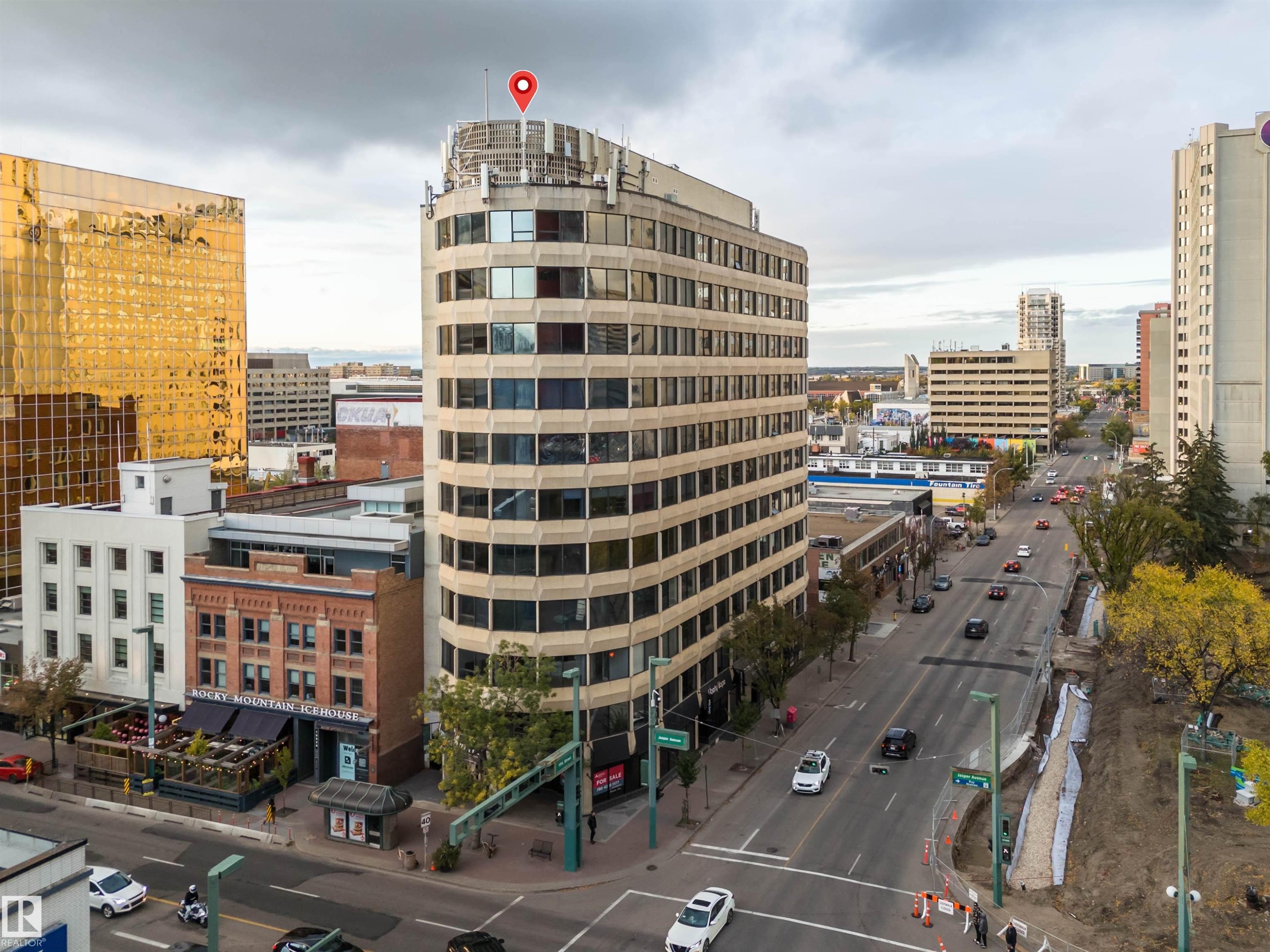 












801 10106 105 Street

,
Edmonton,




AB
T5J 5E7


