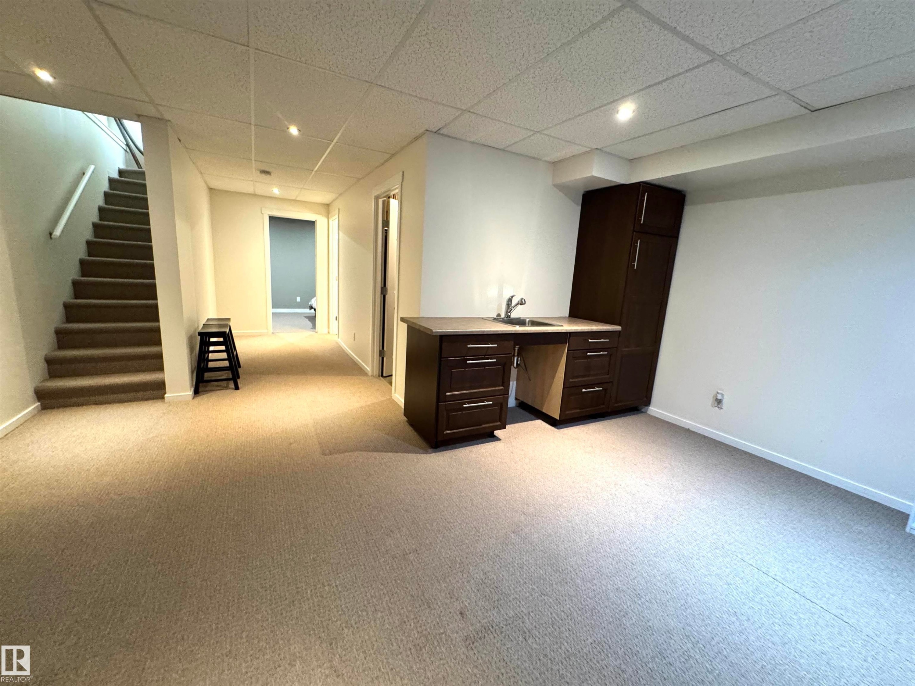 












14418 98 Street

,
Edmonton,




AB
T5E 6M9

