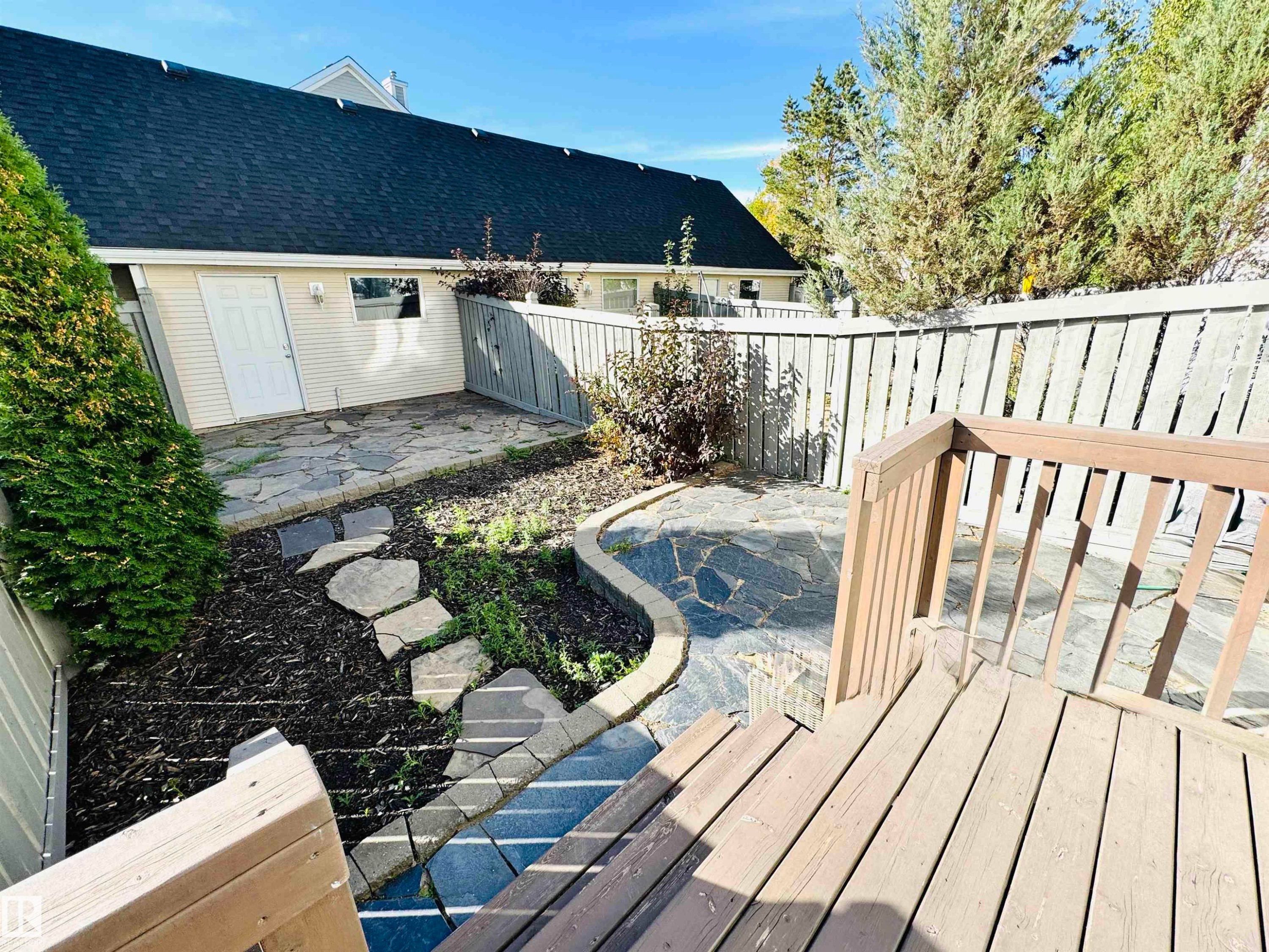 












14418 98 Street

,
Edmonton,




AB
T5E 6M9

