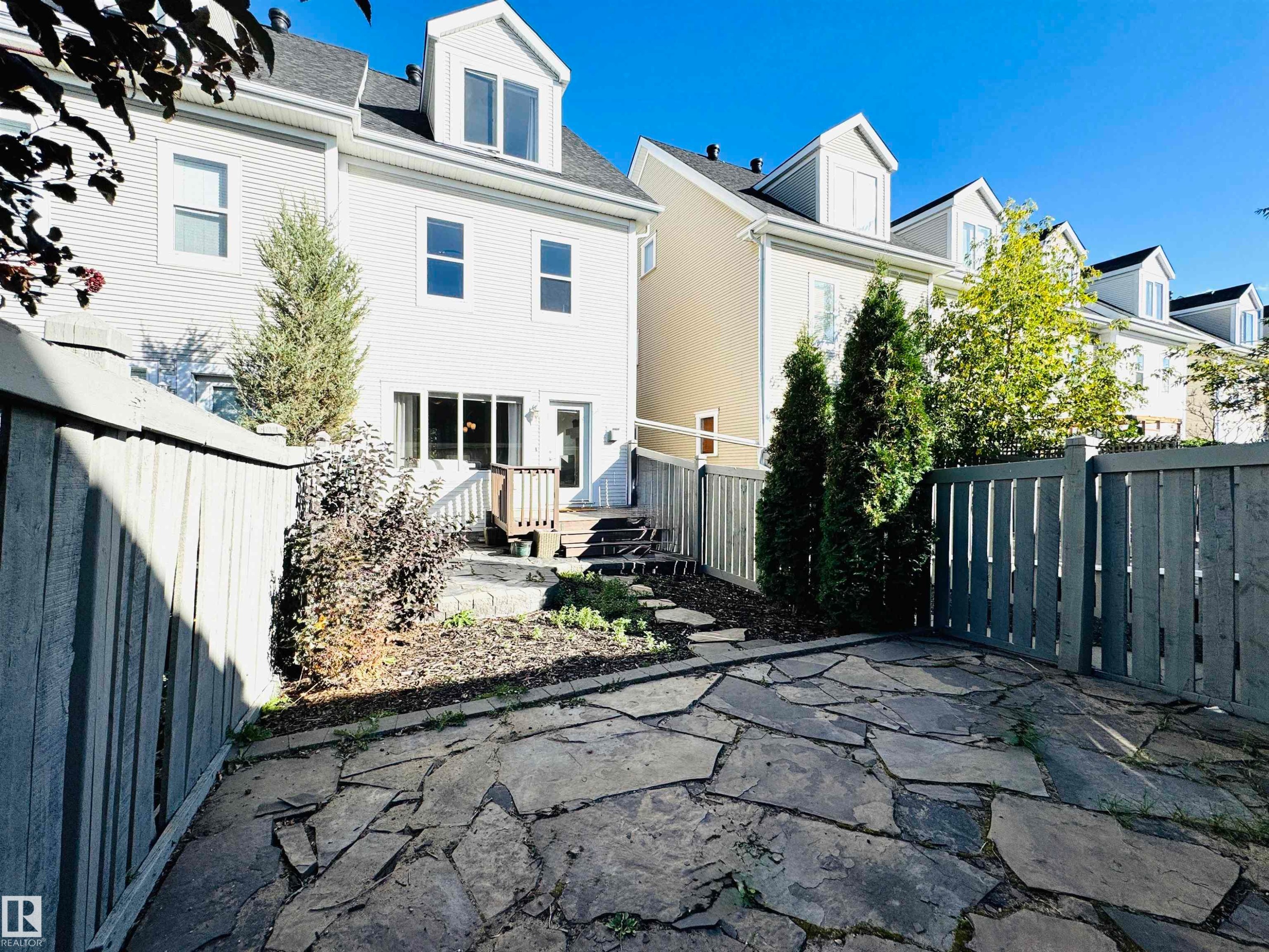 












14418 98 Street

,
Edmonton,




AB
T5E 6M9

