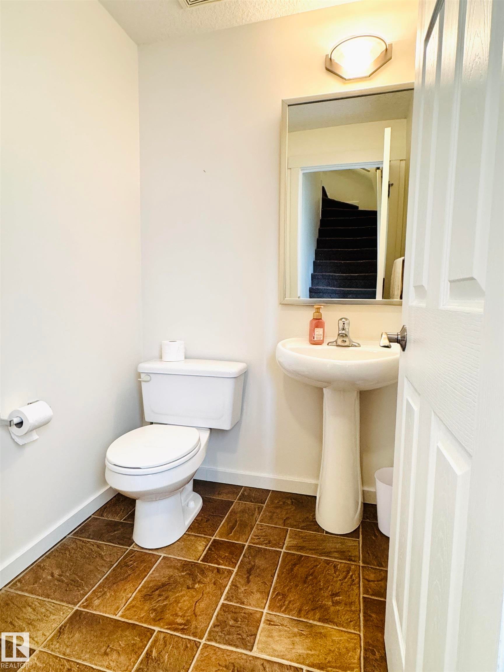 












14418 98 Street

,
Edmonton,




AB
T5E 6M9

