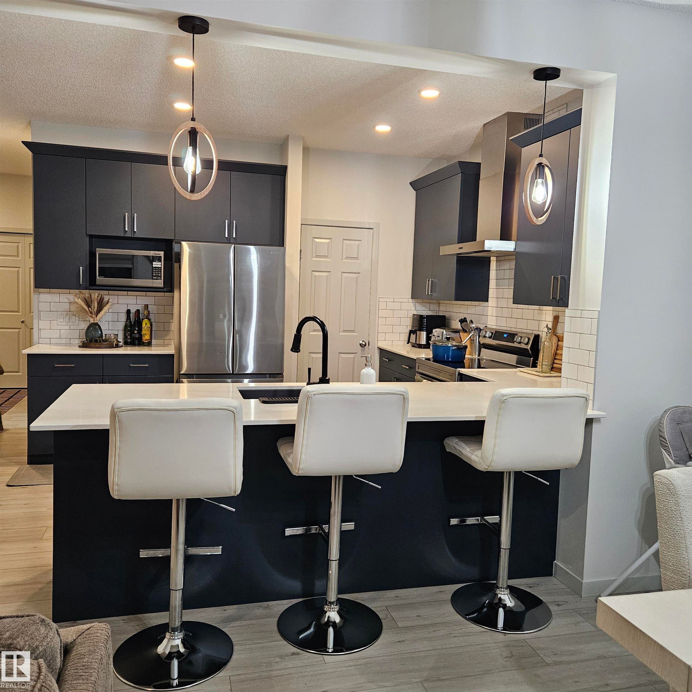 












19122 22A Avenue

,
Edmonton,




AB
T6M 1R2

