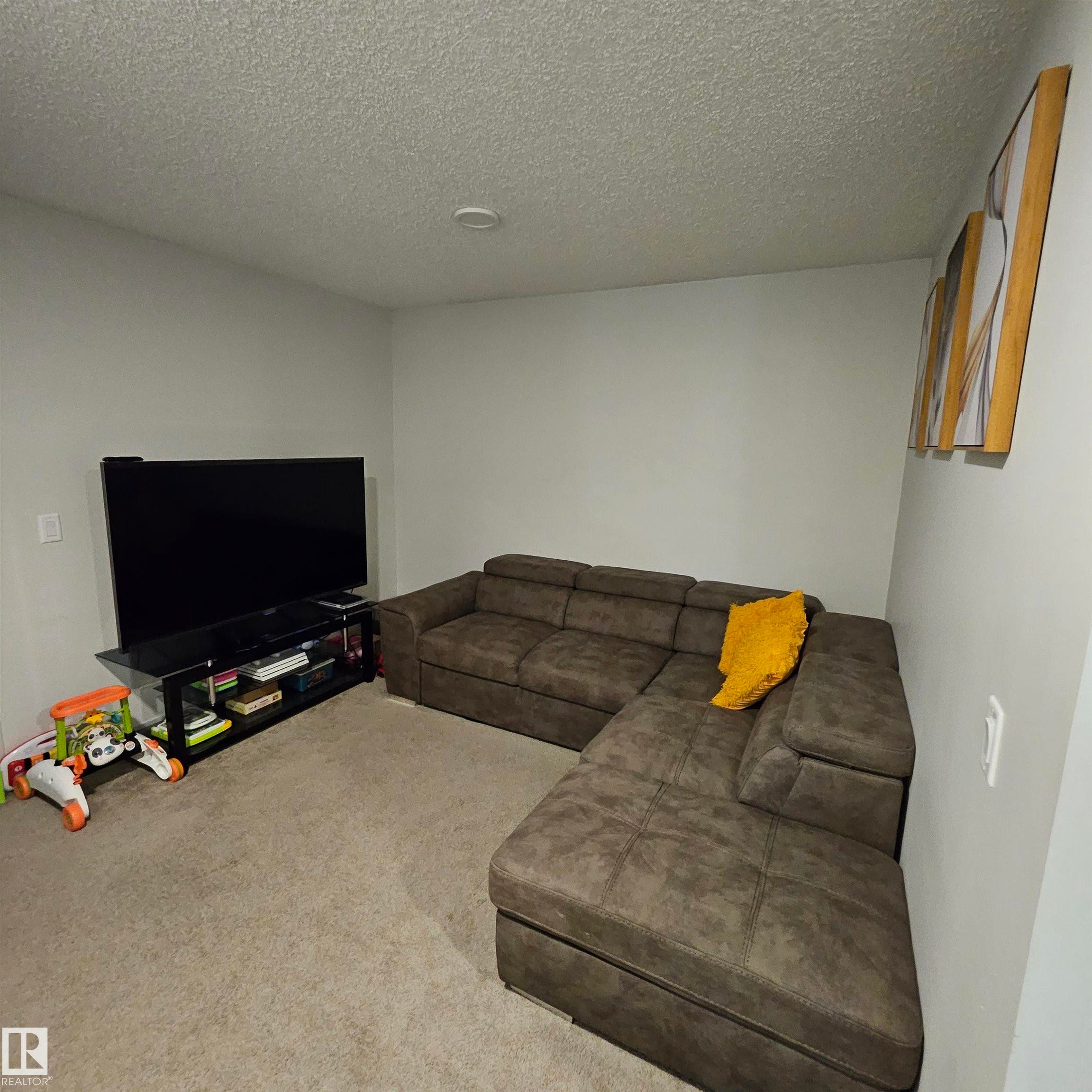 












19122 22A Avenue

,
Edmonton,




AB
T6M 1R2

