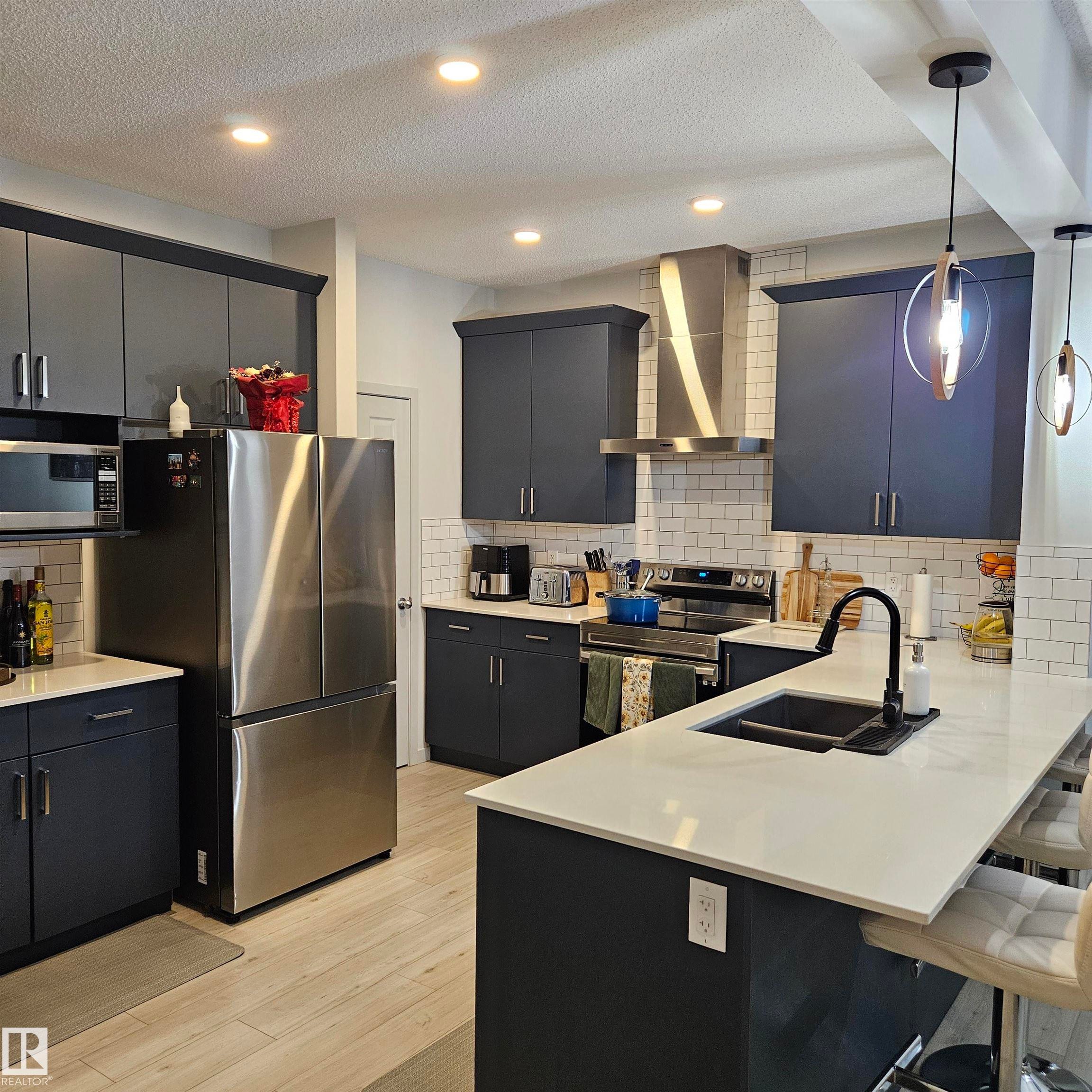 












19122 22A Avenue

,
Edmonton,




AB
T6M 1R2

