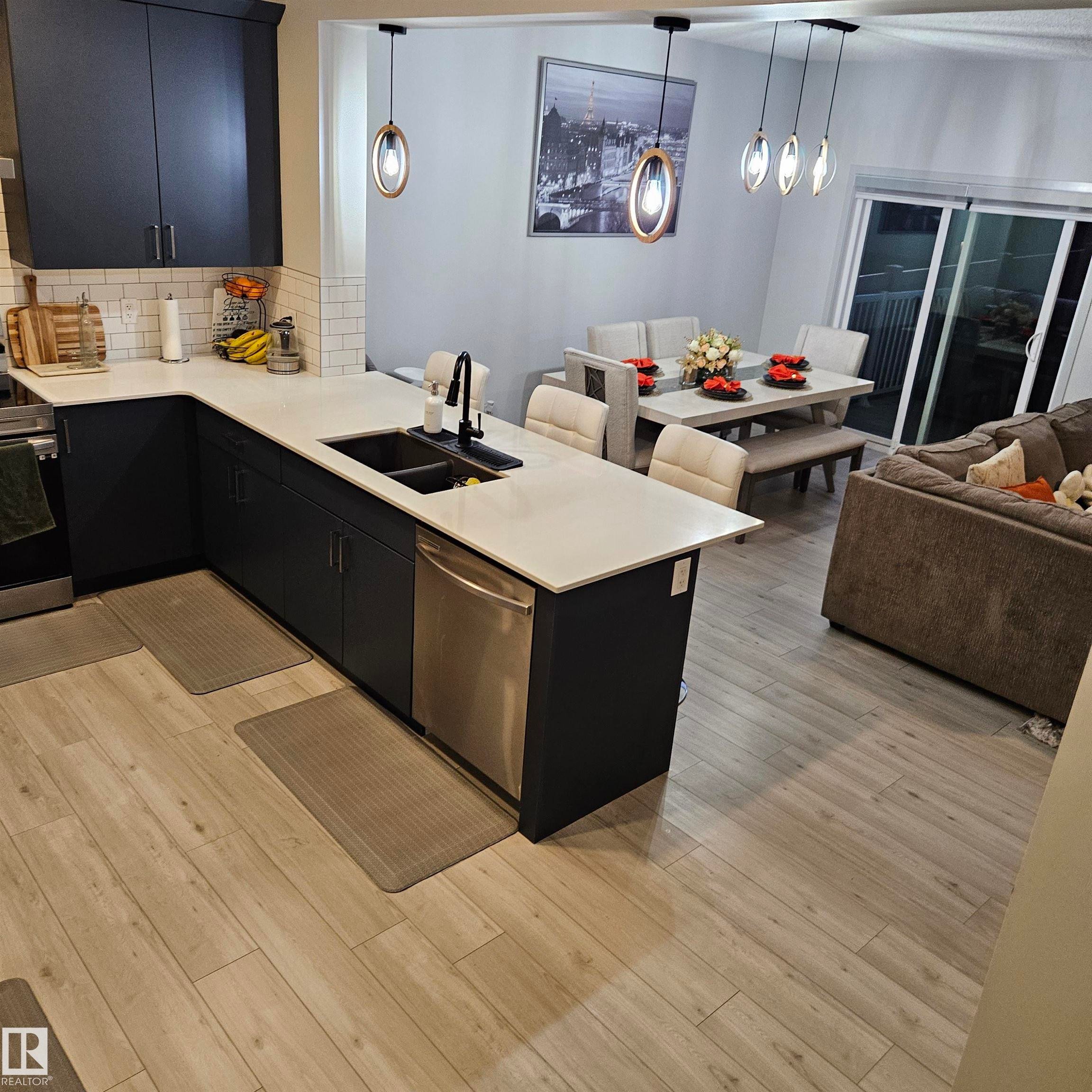 












19122 22A Avenue

,
Edmonton,




AB
T6M 1R2

