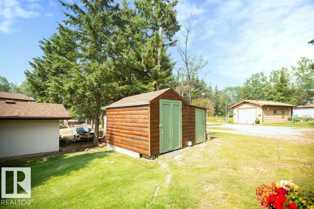 












16 Maple Cresent

,
Rural Westlock County,




AB
T0G 1H0

