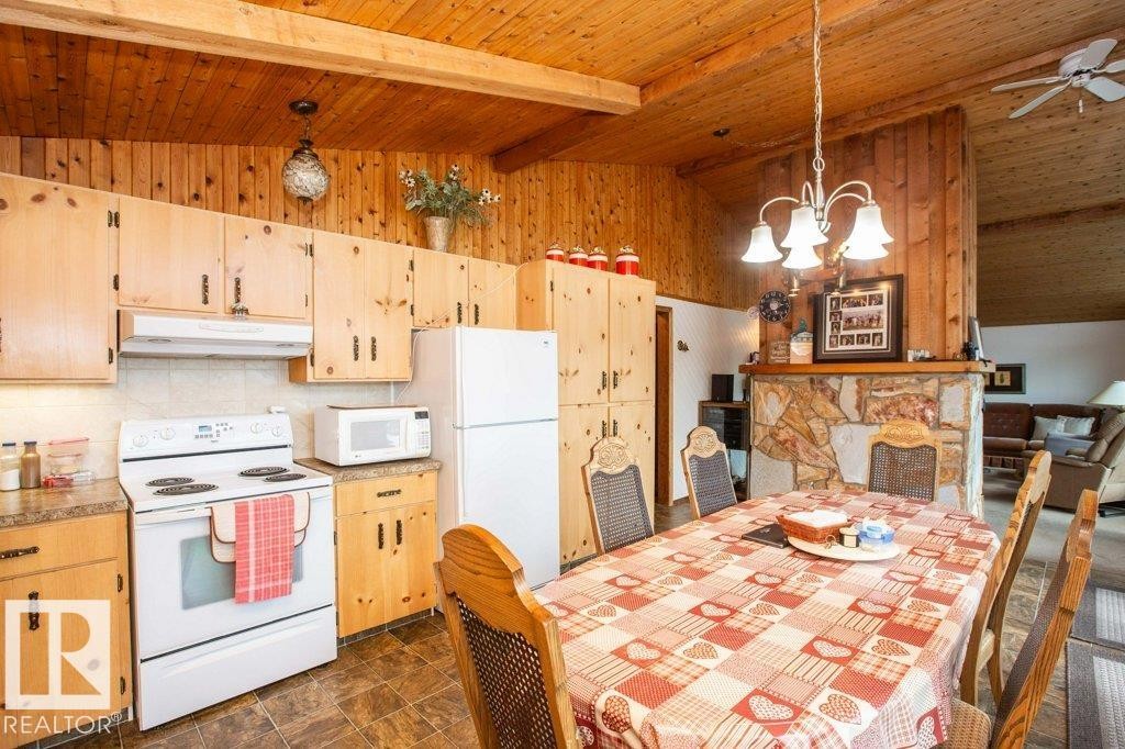 












16 Maple Cresent

,
Rural Westlock County,




AB
T0G 1H0

