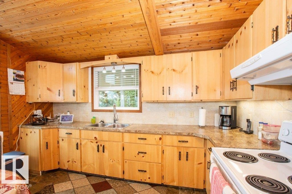 












16 Maple Cresent

,
Rural Westlock County,




AB
T0G 1H0

