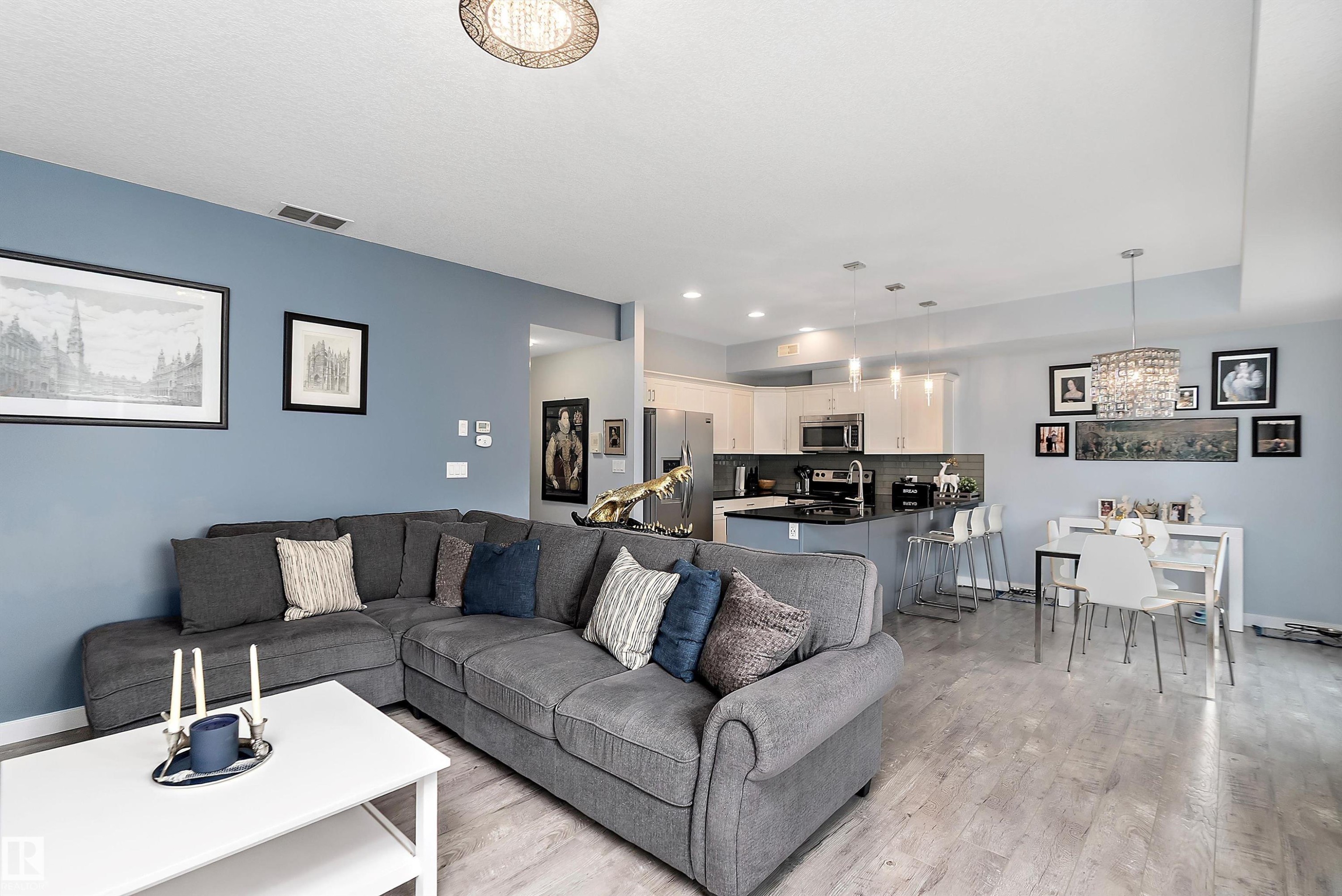 












69 7293 South Terwillegar Drive

,
Edmonton,




AB
T6R 0N5

