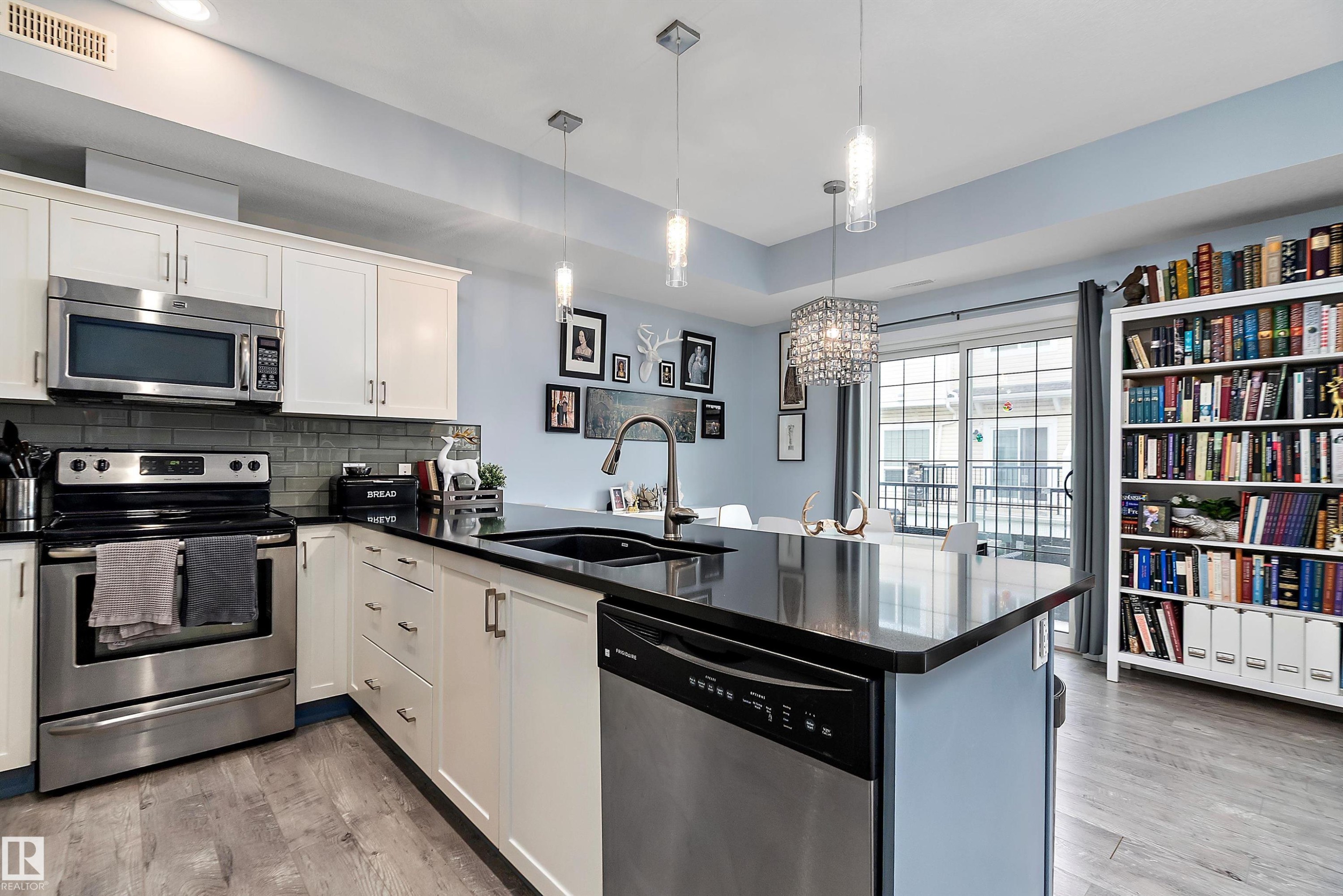












69 7293 South Terwillegar Drive

,
Edmonton,




AB
T6R 0N5


