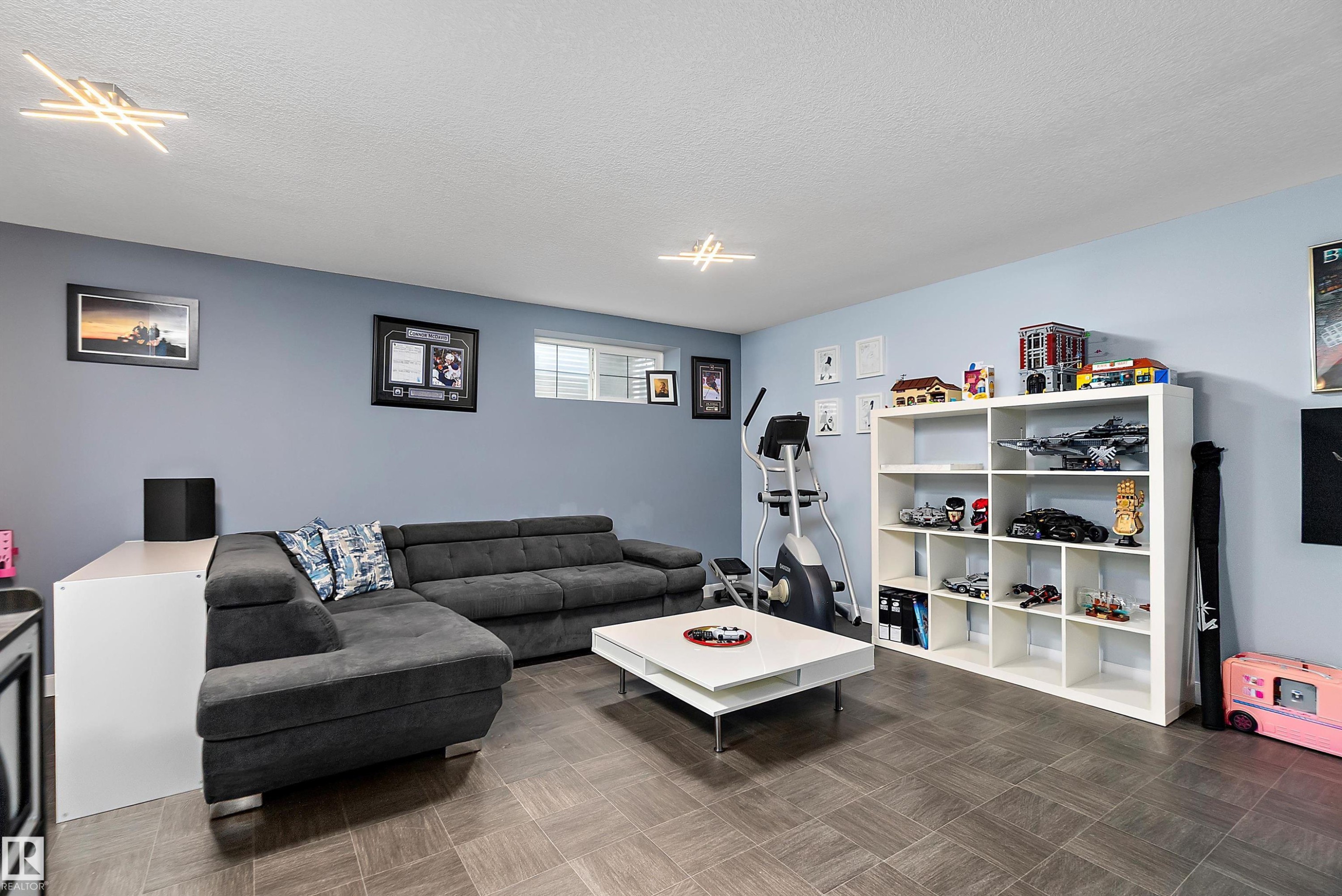 












69 7293 South Terwillegar Drive

,
Edmonton,




AB
T6R 0N5

