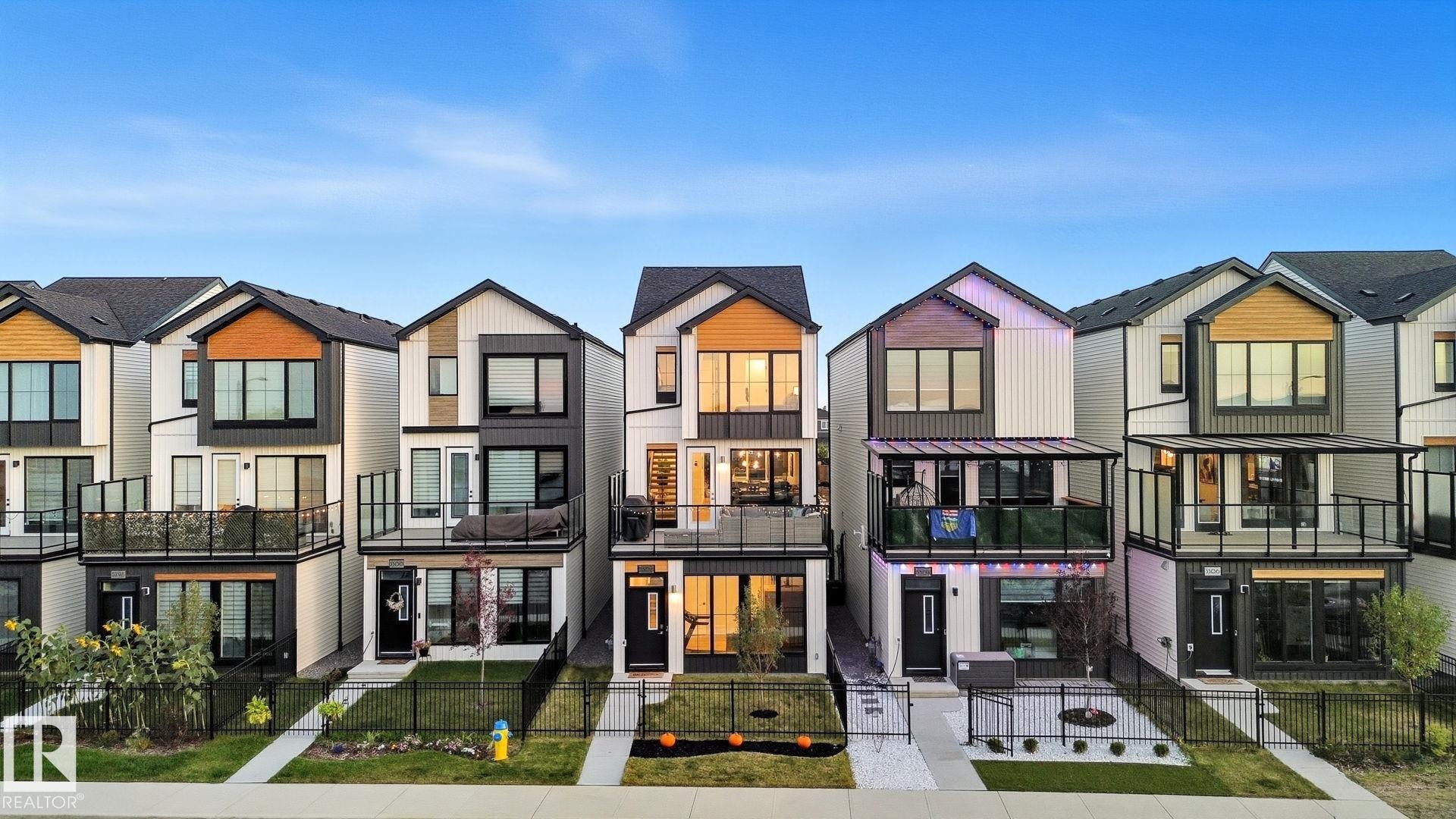












3302 KULAY Way

,
Edmonton,




AB
T6W 1A5

