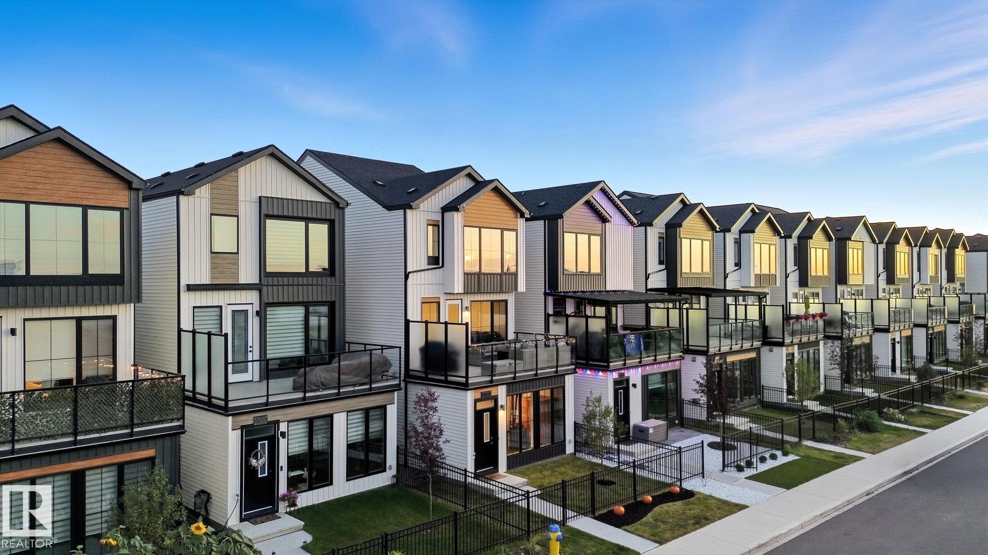 












3302 KULAY Way

,
Edmonton,




AB
T6W 1A5

