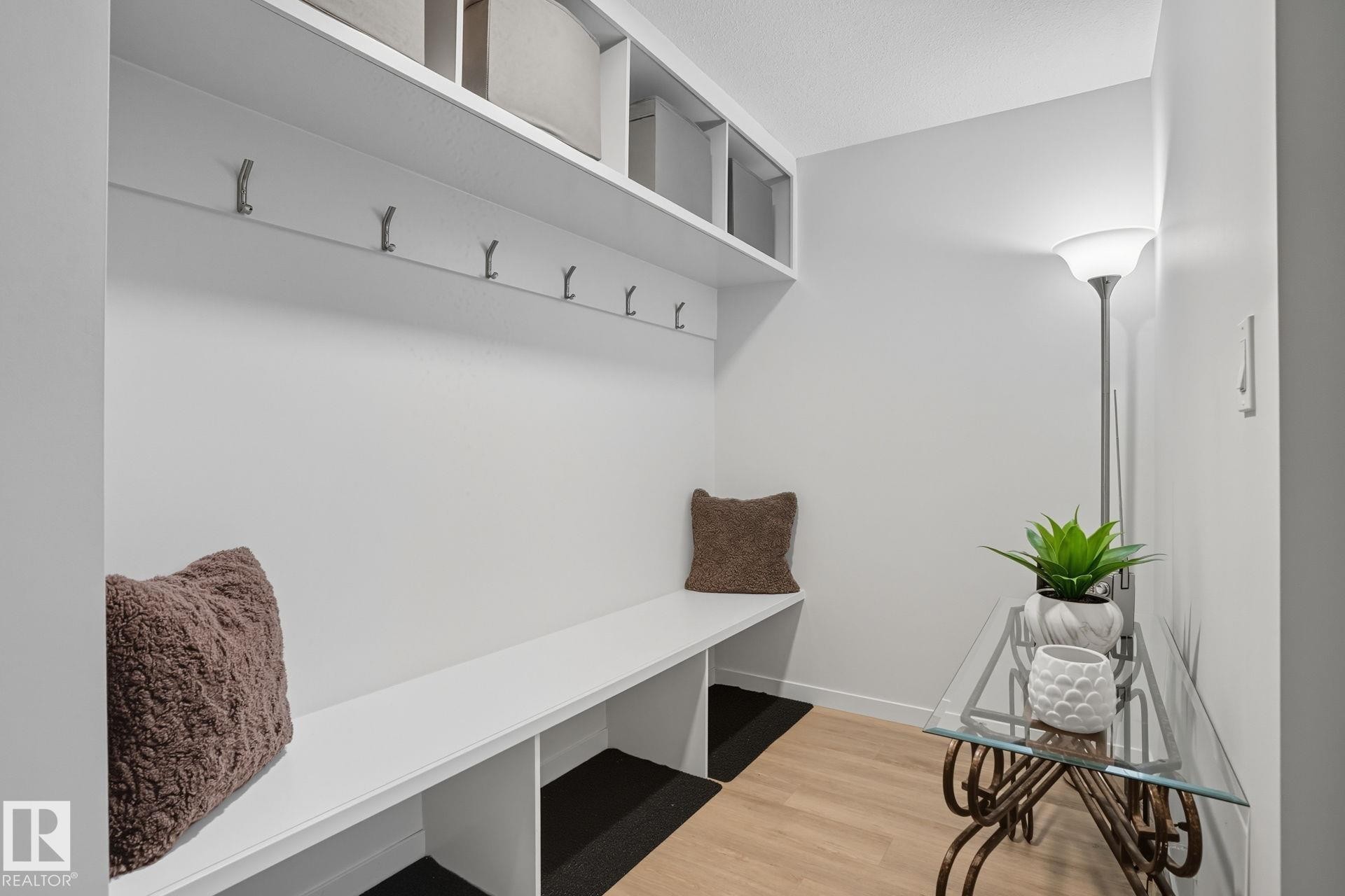 












3302 KULAY Way

,
Edmonton,




AB
T6W 1A5

