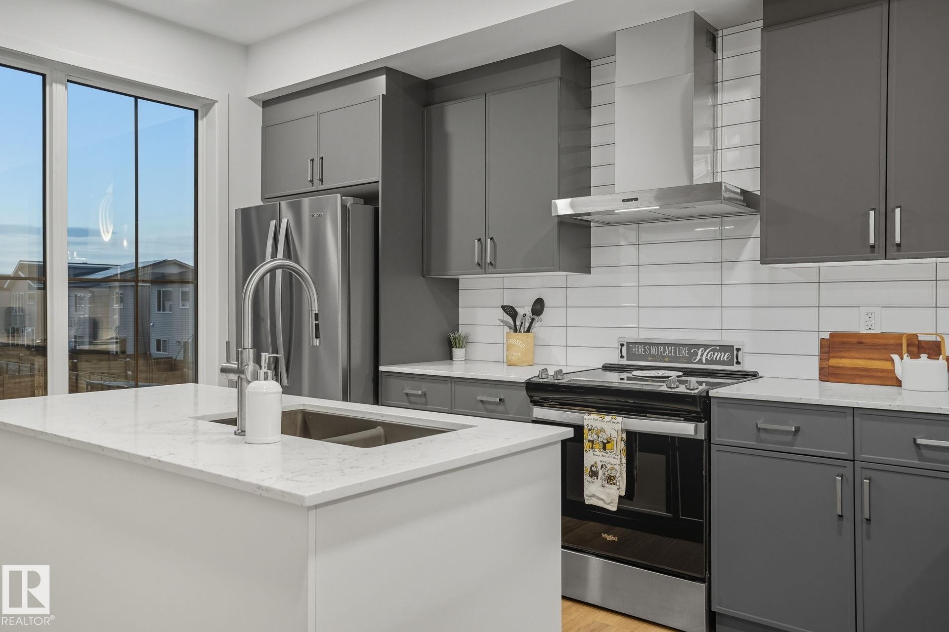 












3302 KULAY Way

,
Edmonton,




AB
T6W 1A5

