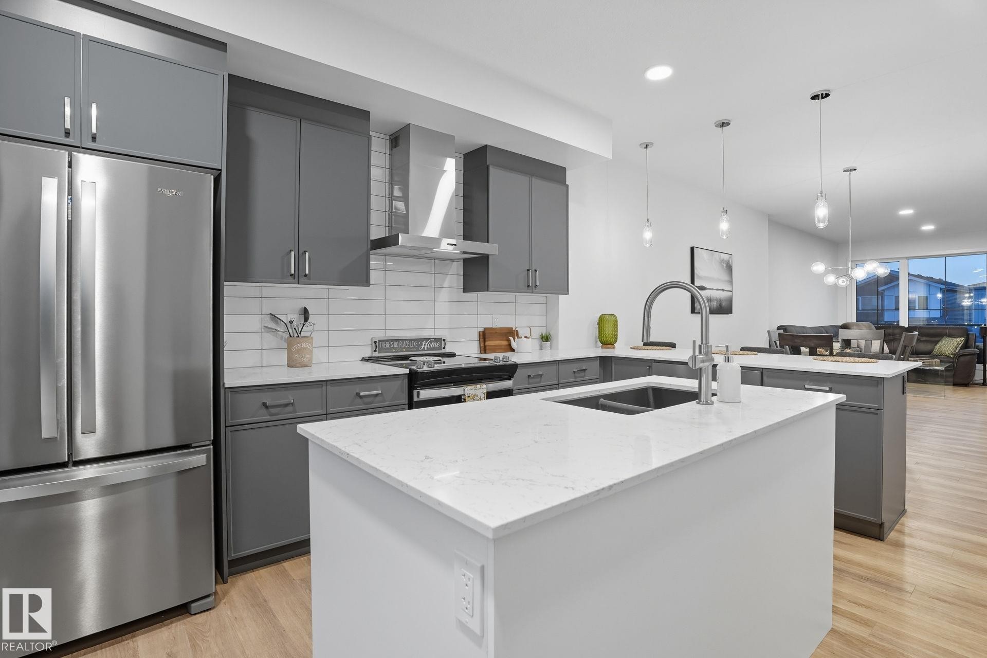 












3302 KULAY Way

,
Edmonton,




AB
T6W 1A5

