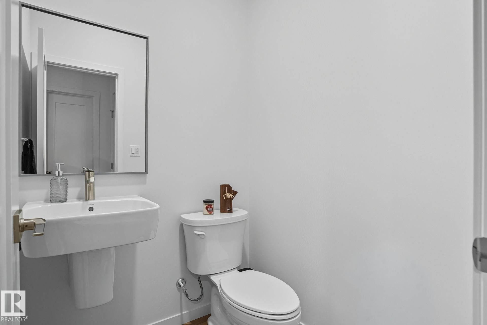 












3302 KULAY Way

,
Edmonton,




AB
T6W 1A5

