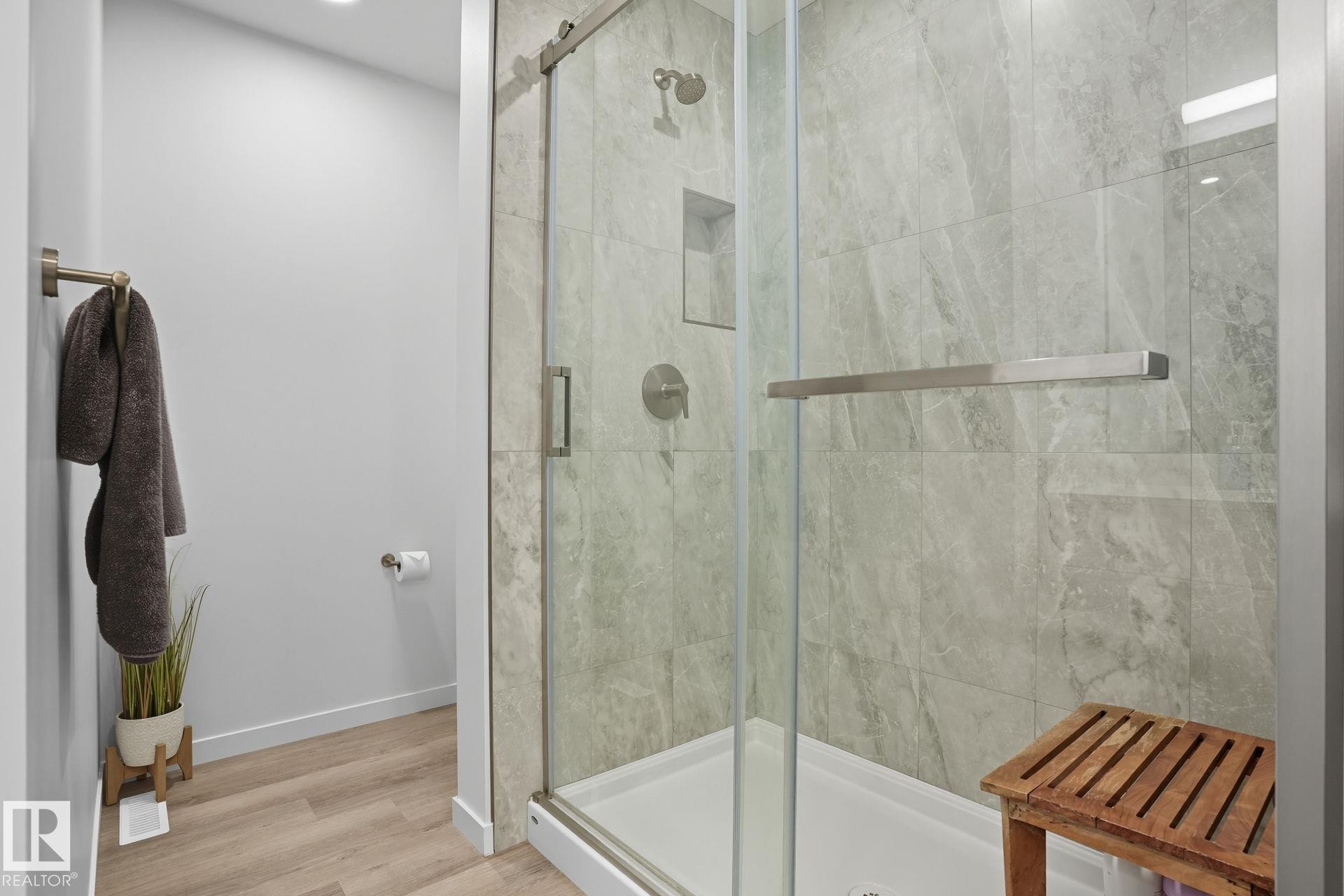 












3302 KULAY Way

,
Edmonton,




AB
T6W 1A5

