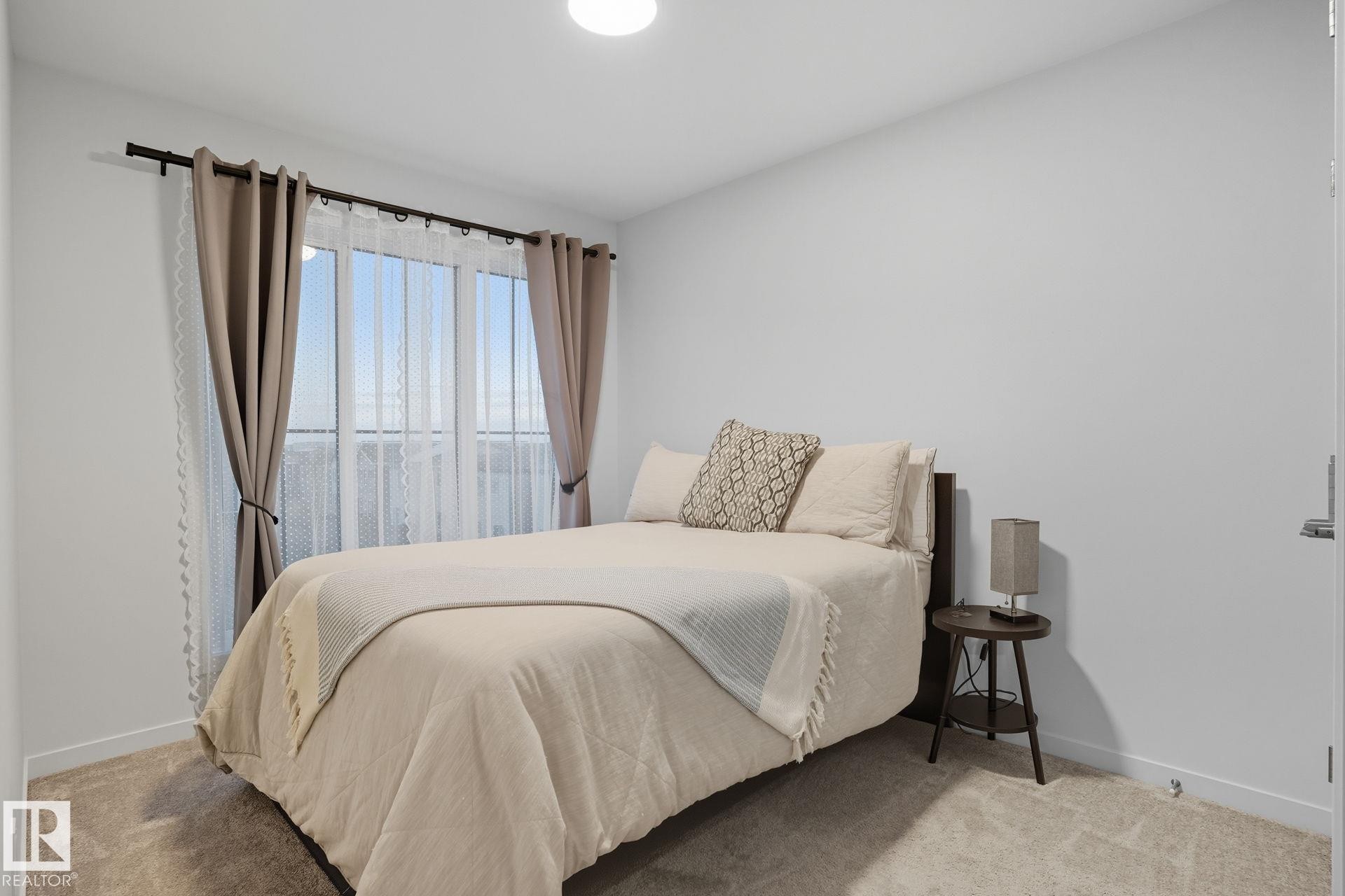 












3302 KULAY Way

,
Edmonton,




AB
T6W 1A5

