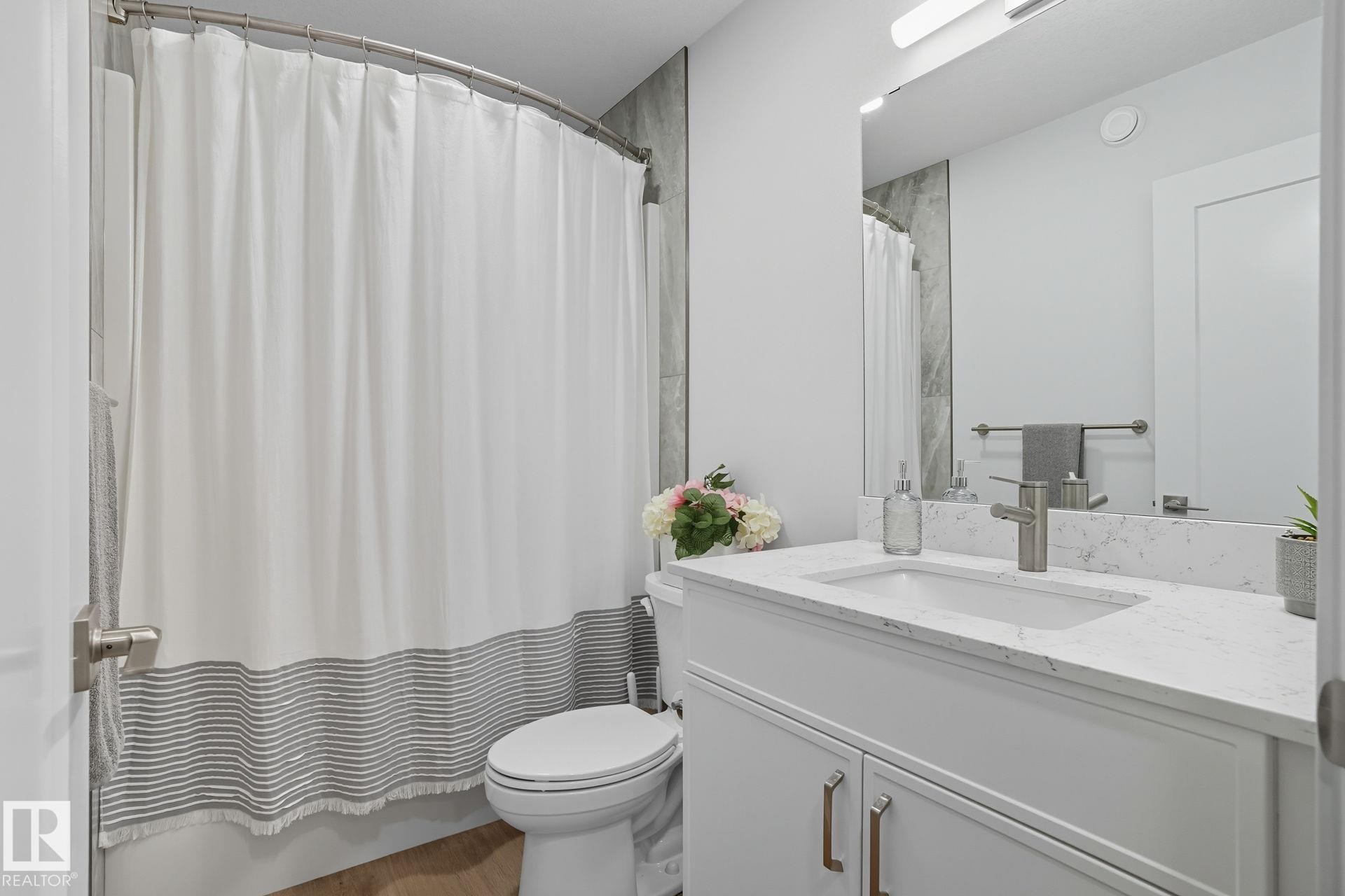 












3302 KULAY Way

,
Edmonton,




AB
T6W 1A5

