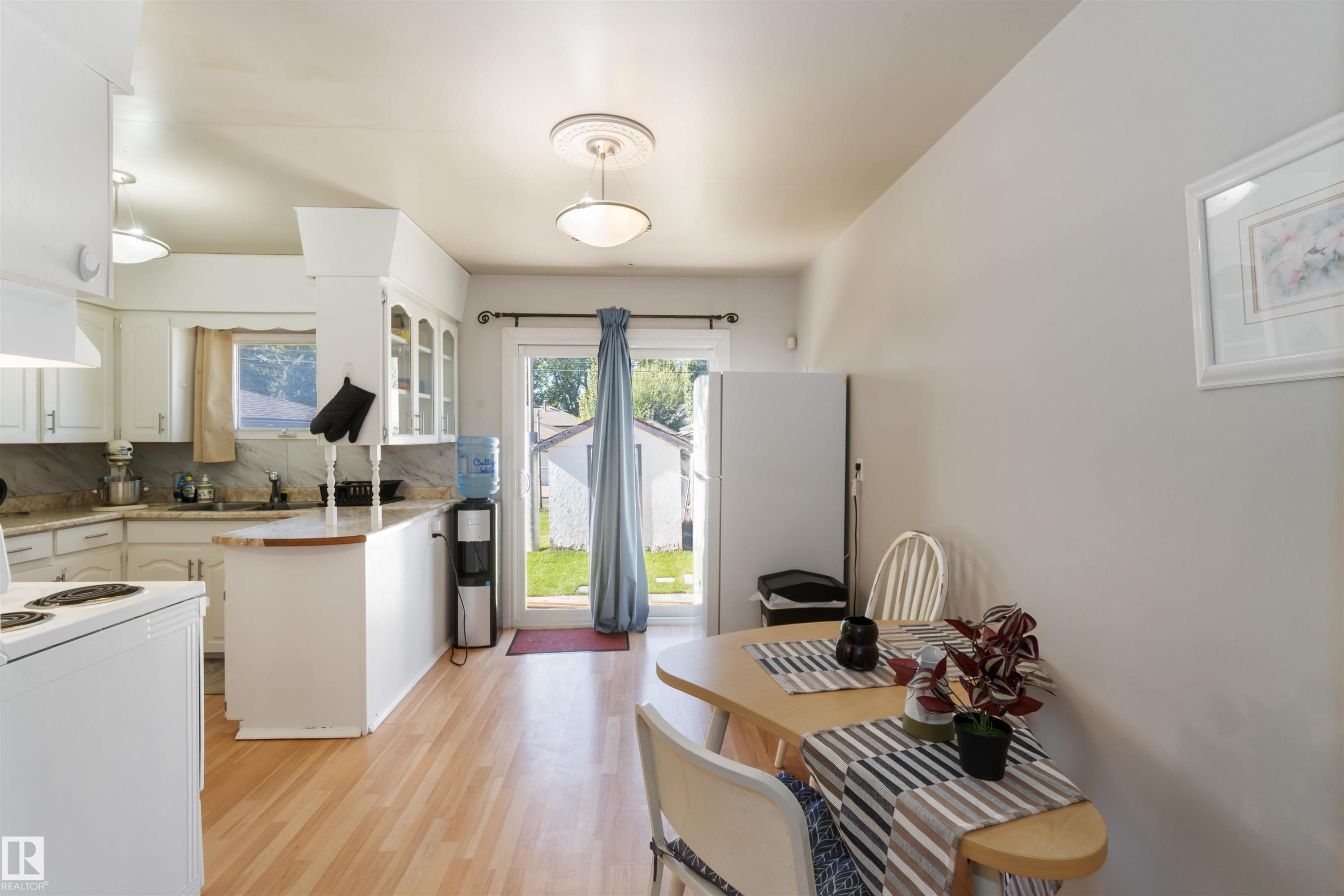 












13124 63 Street

,
Edmonton,




AB
T5A 0W8

