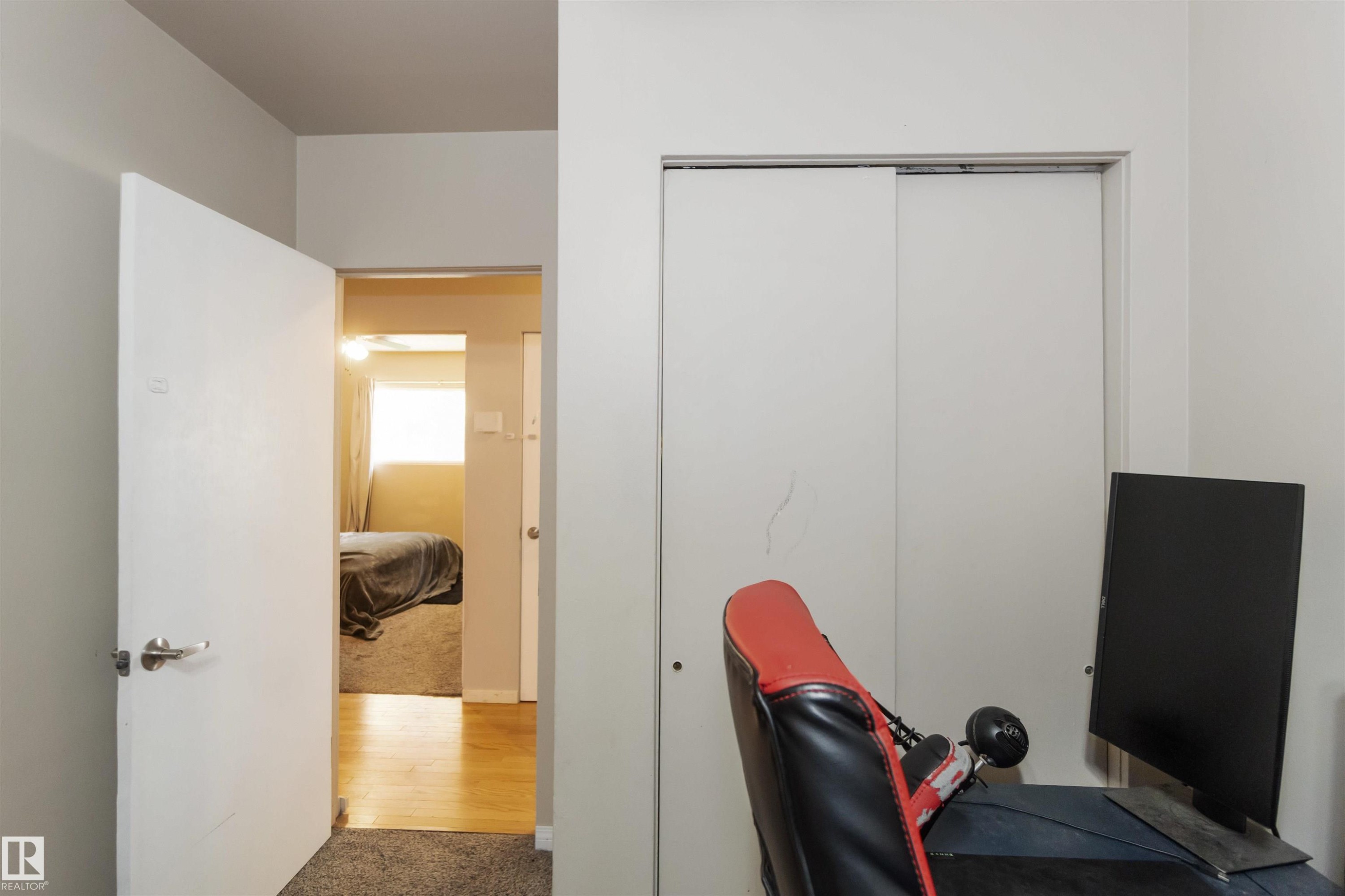 












13124 63 Street

,
Edmonton,




AB
T5A 0W8

