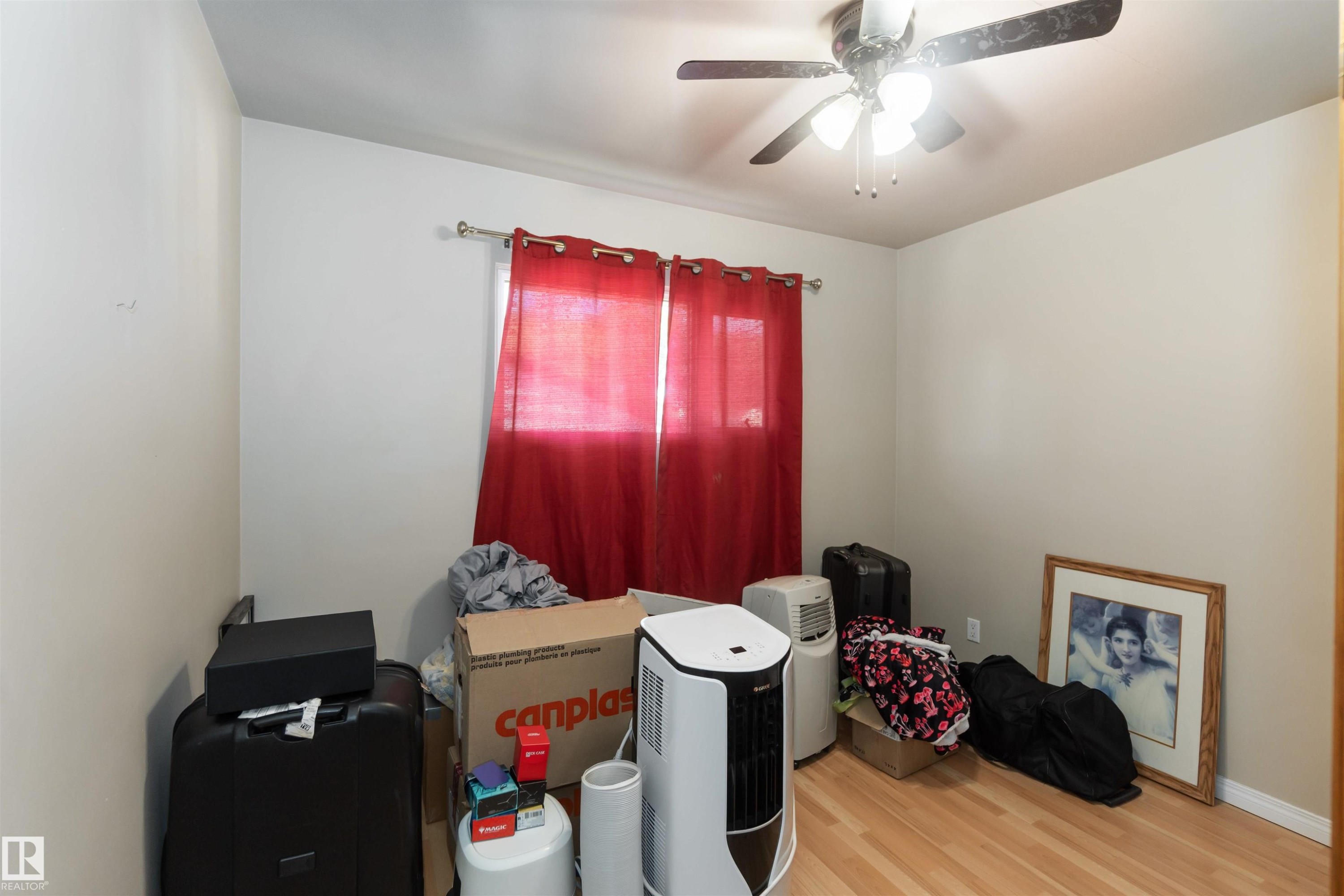 












13124 63 Street

,
Edmonton,




AB
T5A 0W8

