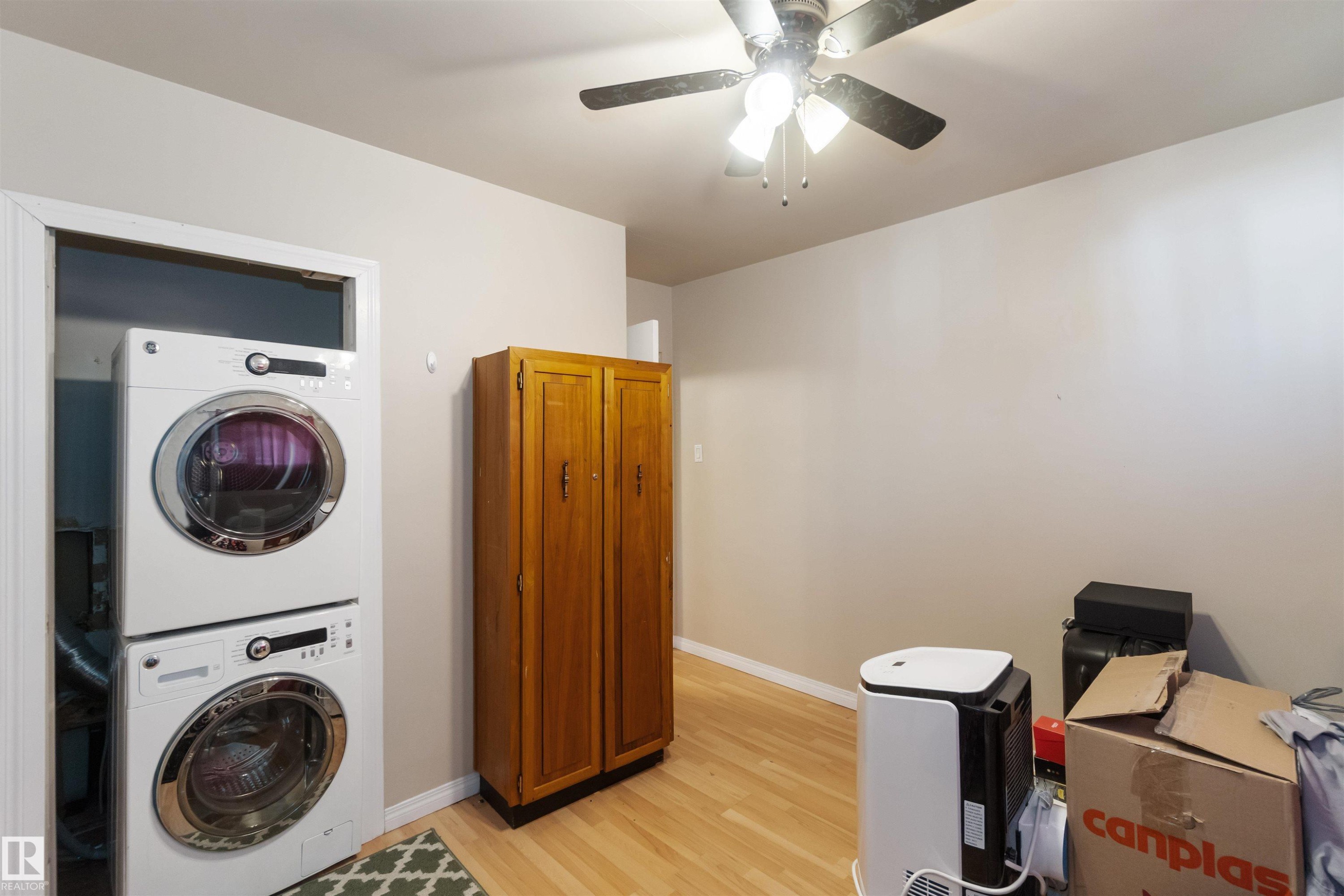 












13124 63 Street

,
Edmonton,




AB
T5A 0W8

