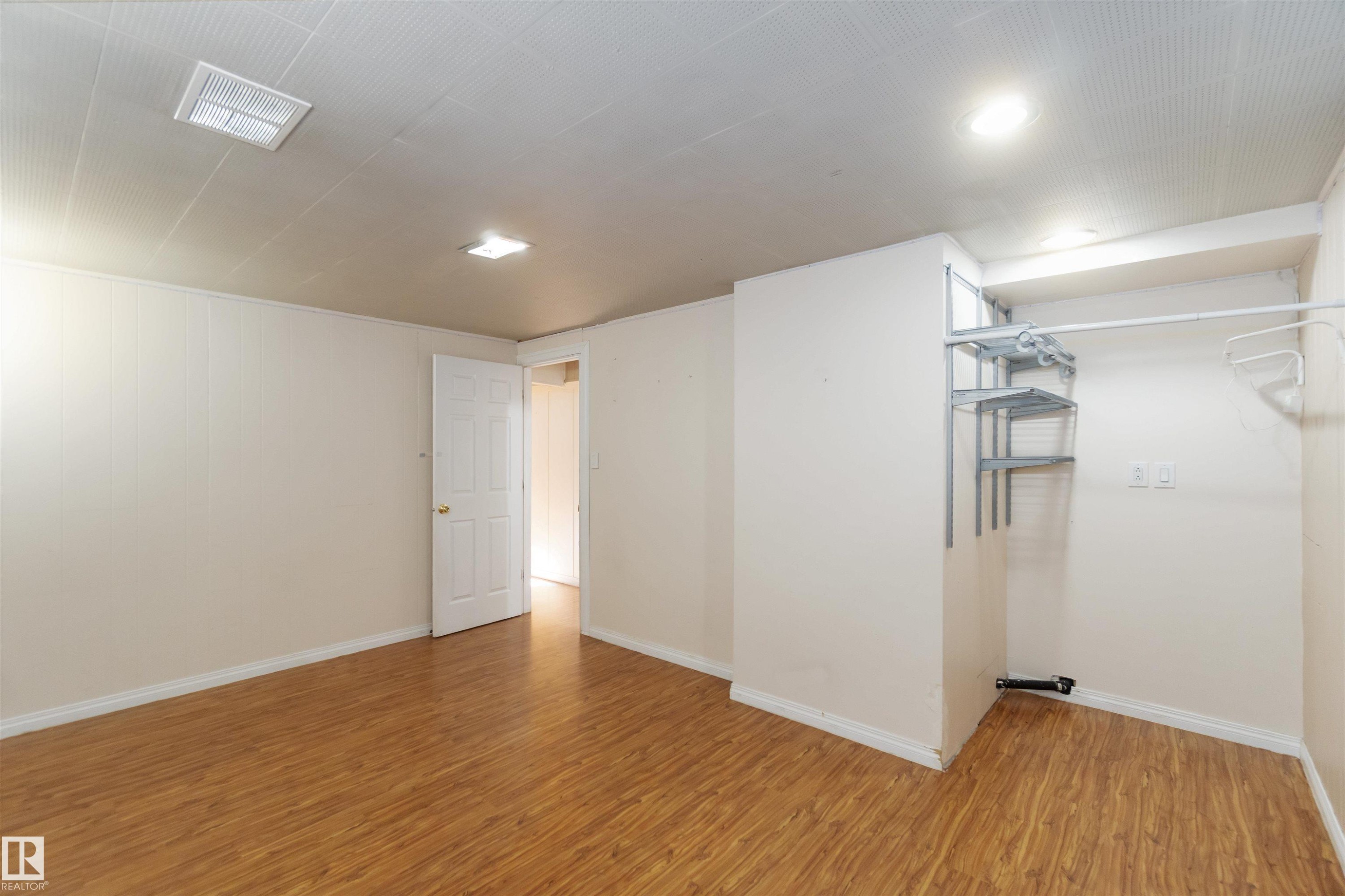












13124 63 Street

,
Edmonton,




AB
T5A 0W8

