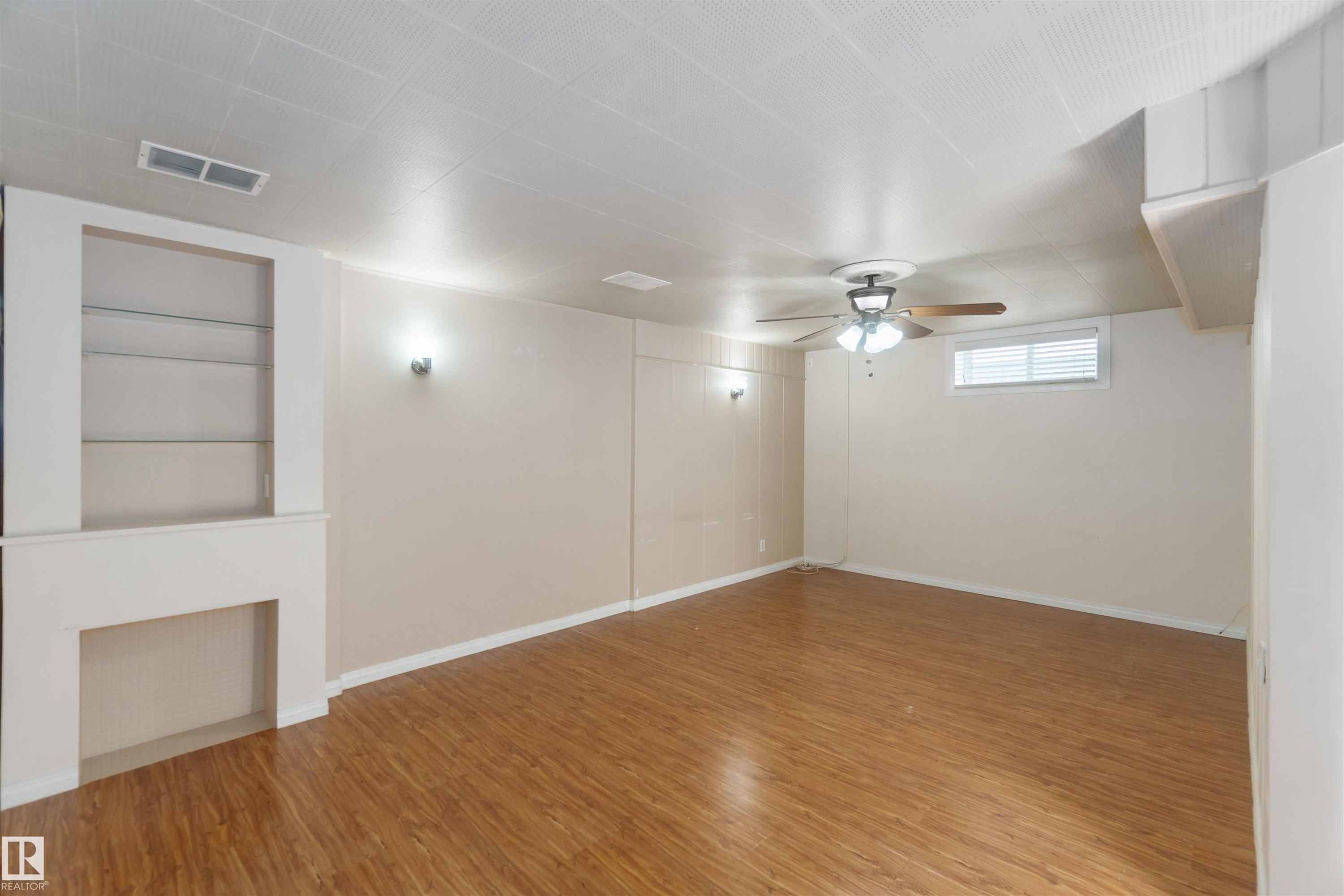 












13124 63 Street

,
Edmonton,




AB
T5A 0W8

