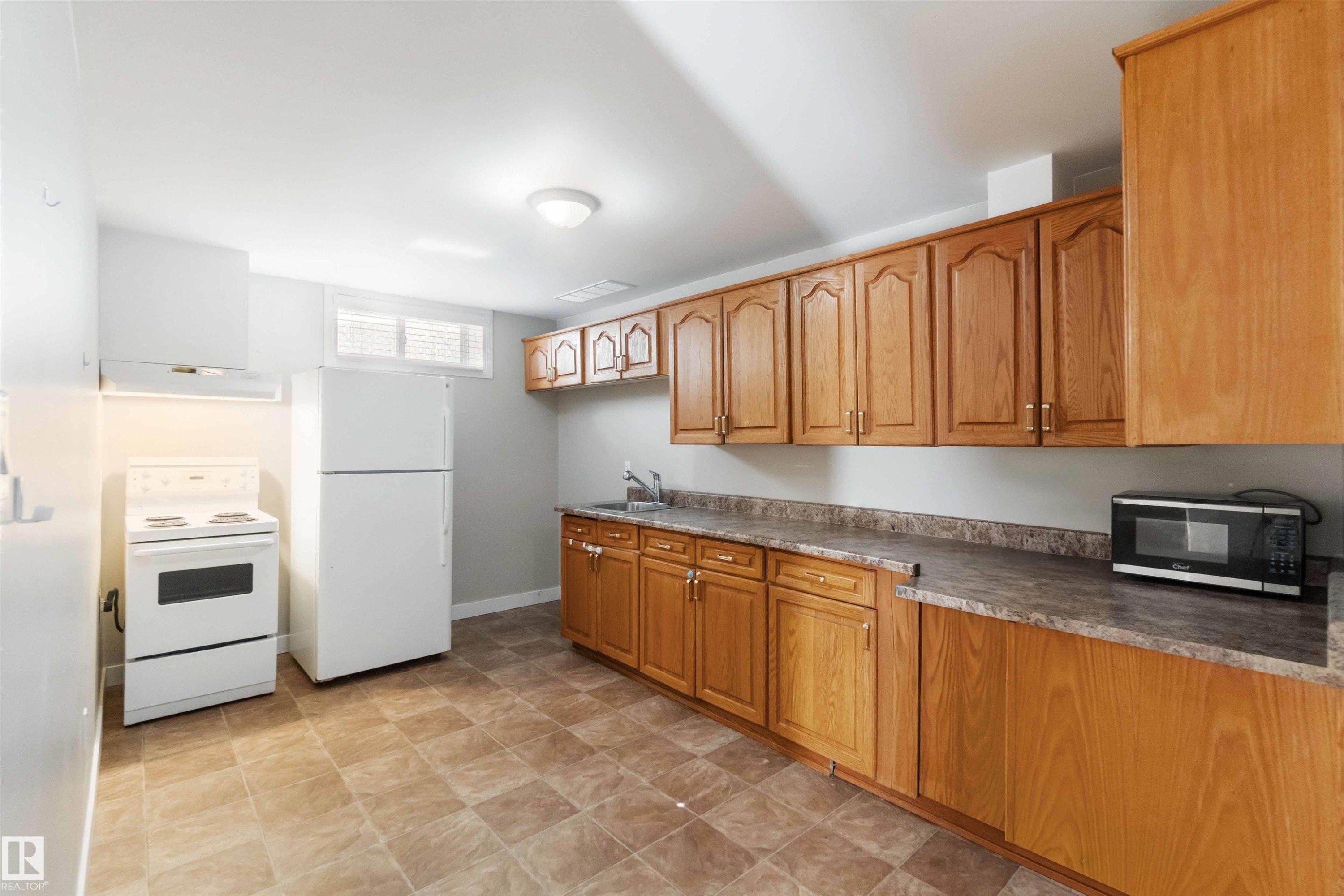 












13124 63 Street

,
Edmonton,




AB
T5A 0W8

