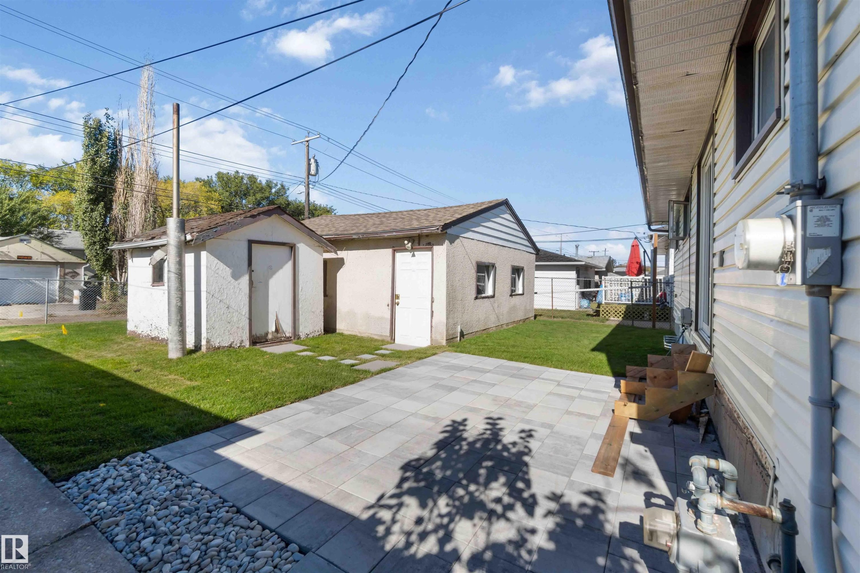 












13124 63 Street

,
Edmonton,




AB
T5A 0W8

