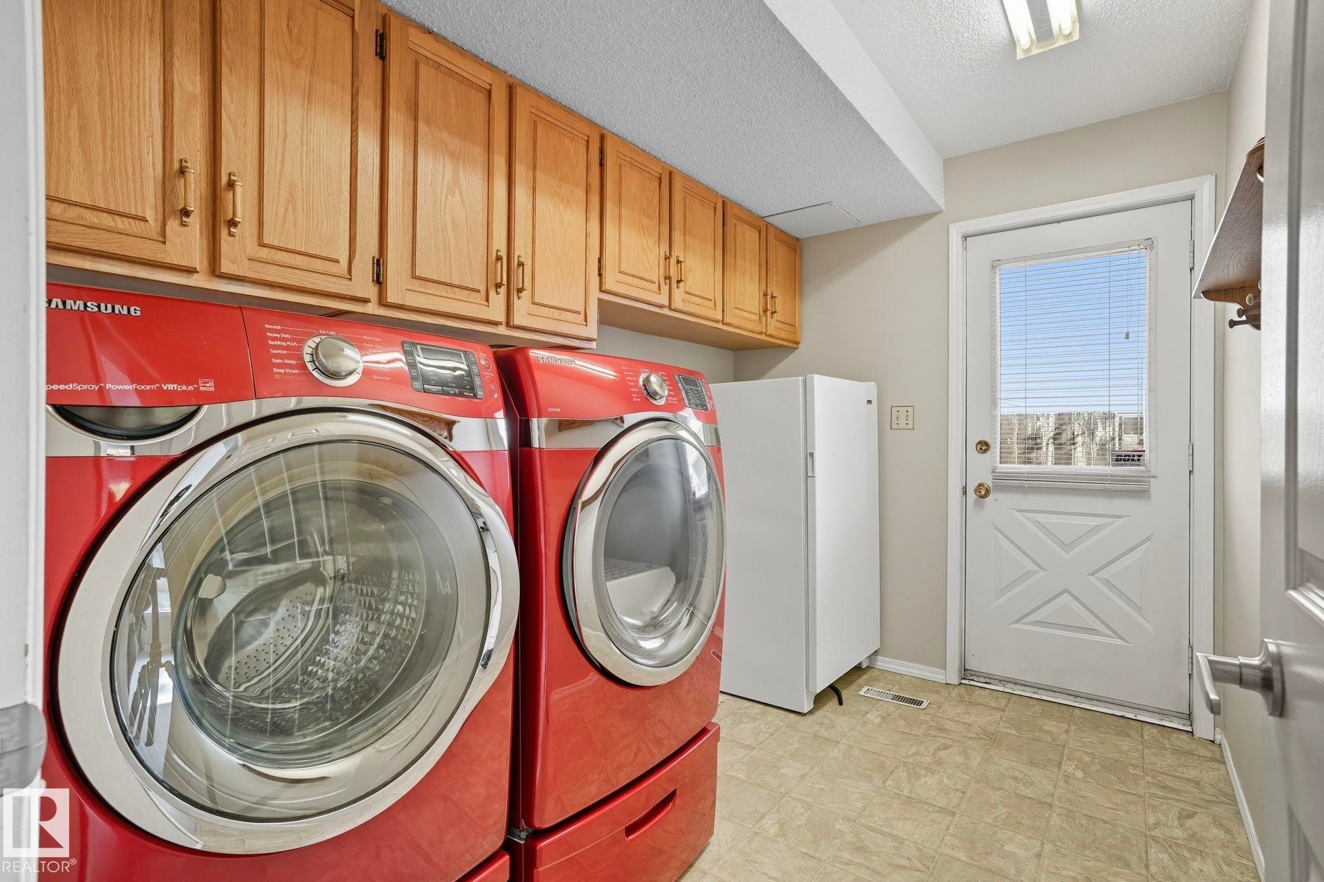 












7 PEMBINA Place

,
St. Albert,




AB
T8N 4P7

