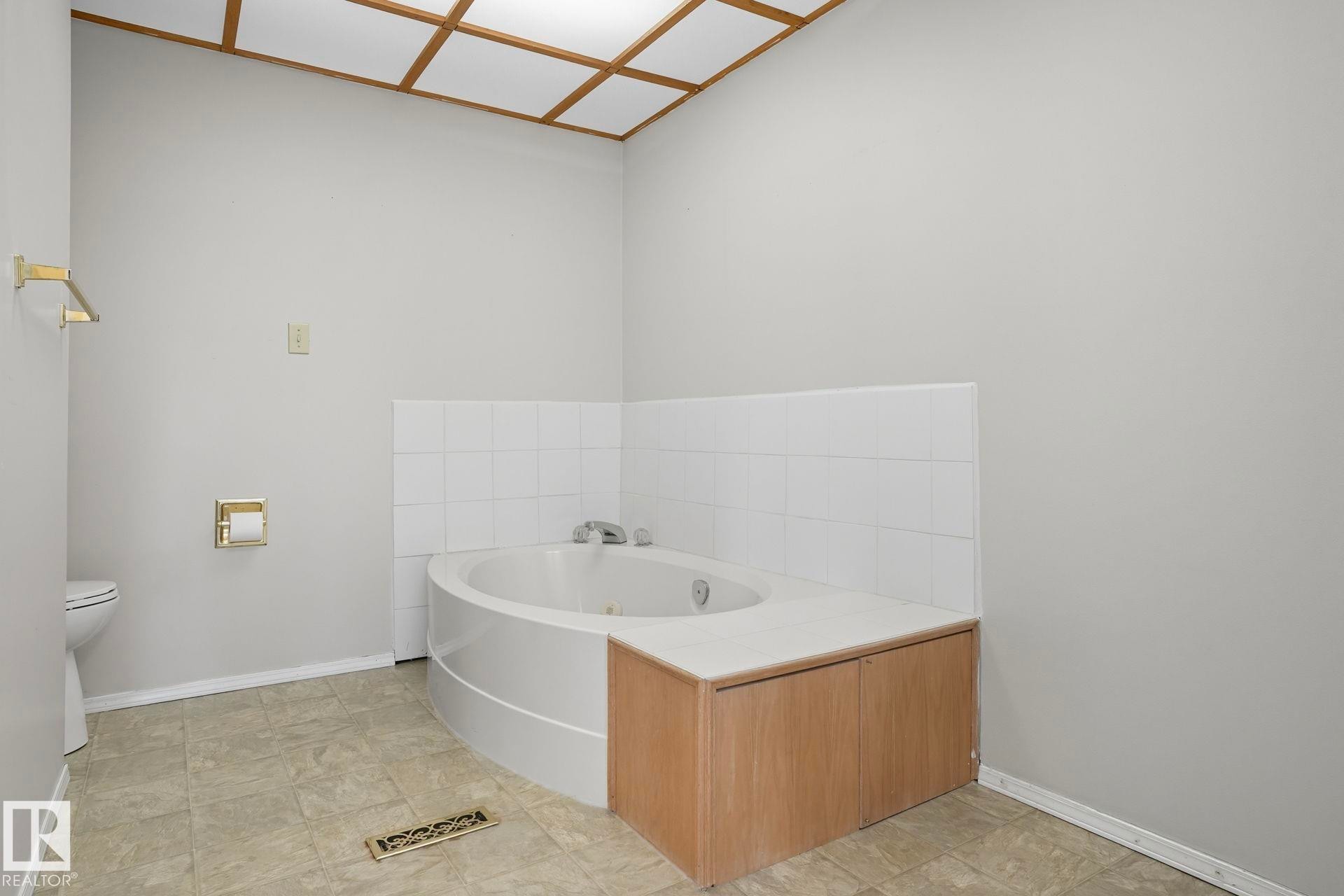 












7 PEMBINA Place

,
St. Albert,




AB
T8N 4P7

