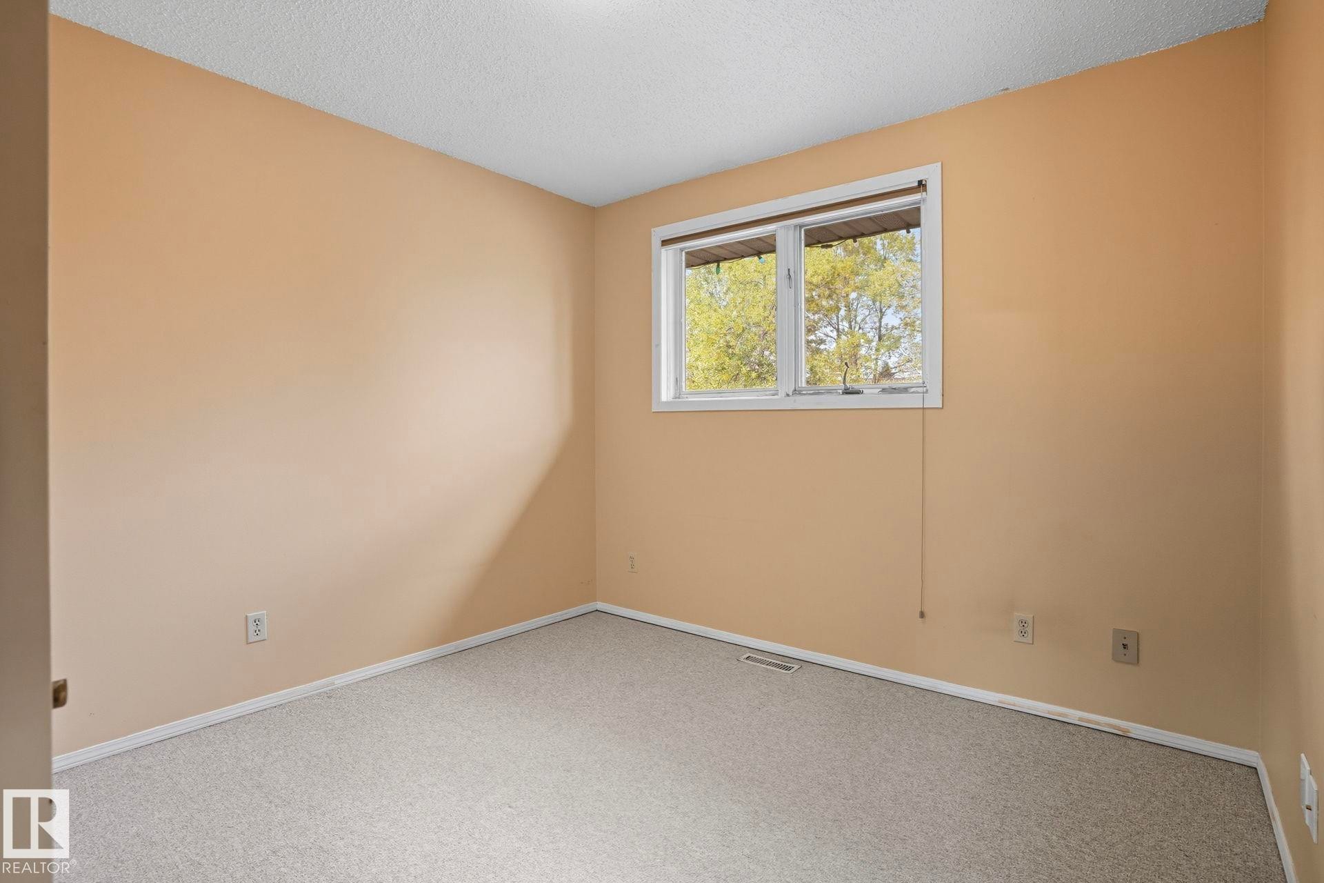 












7 PEMBINA Place

,
St. Albert,




AB
T8N 4P7

