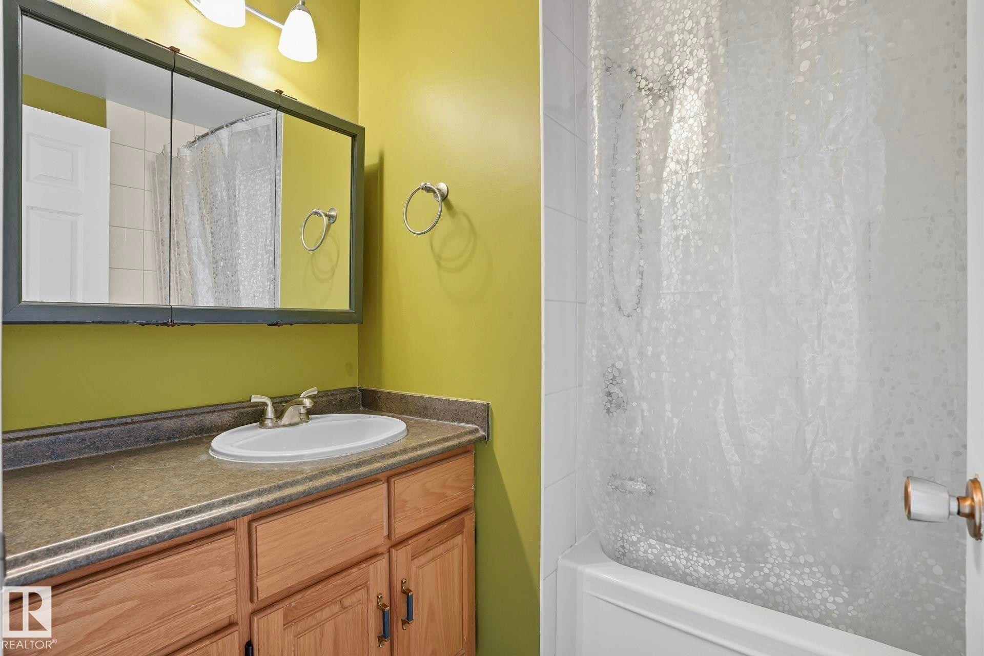 












7 PEMBINA Place

,
St. Albert,




AB
T8N 4P7

