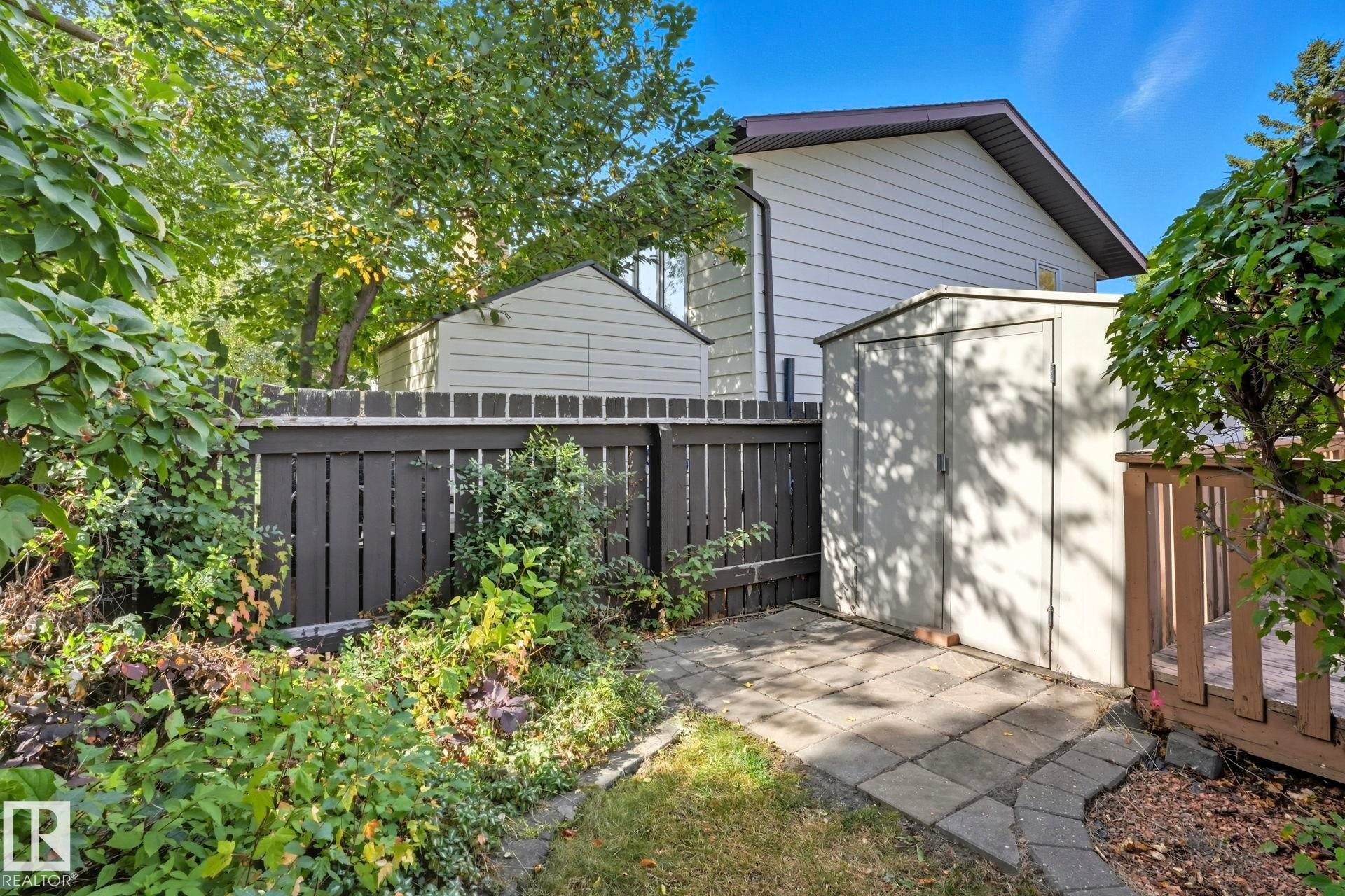 












7 PEMBINA Place

,
St. Albert,




AB
T8N 4P7

