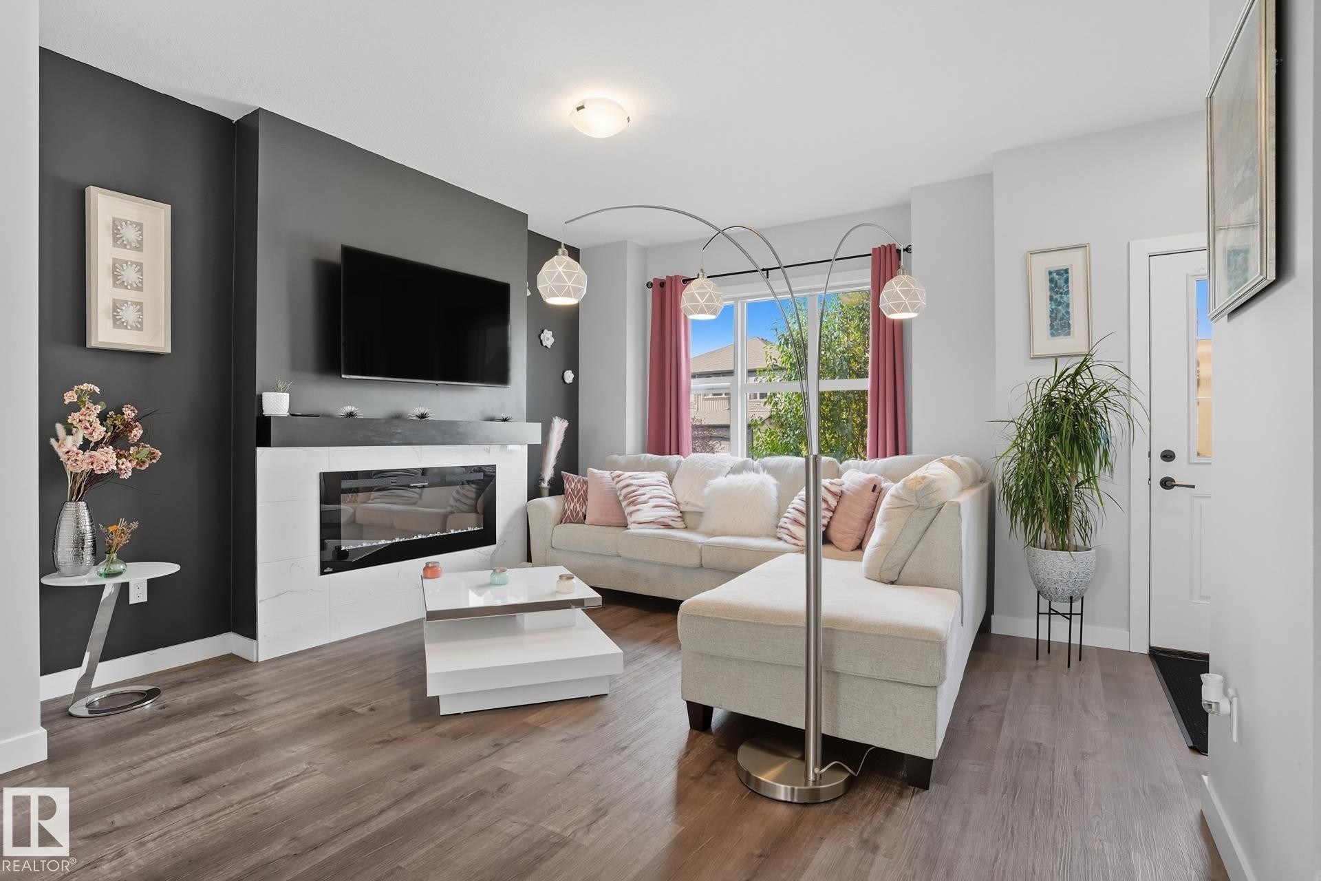 












78 GARNEAU Gate

,
Spruce Grove,




AB
T7X 0Z7

