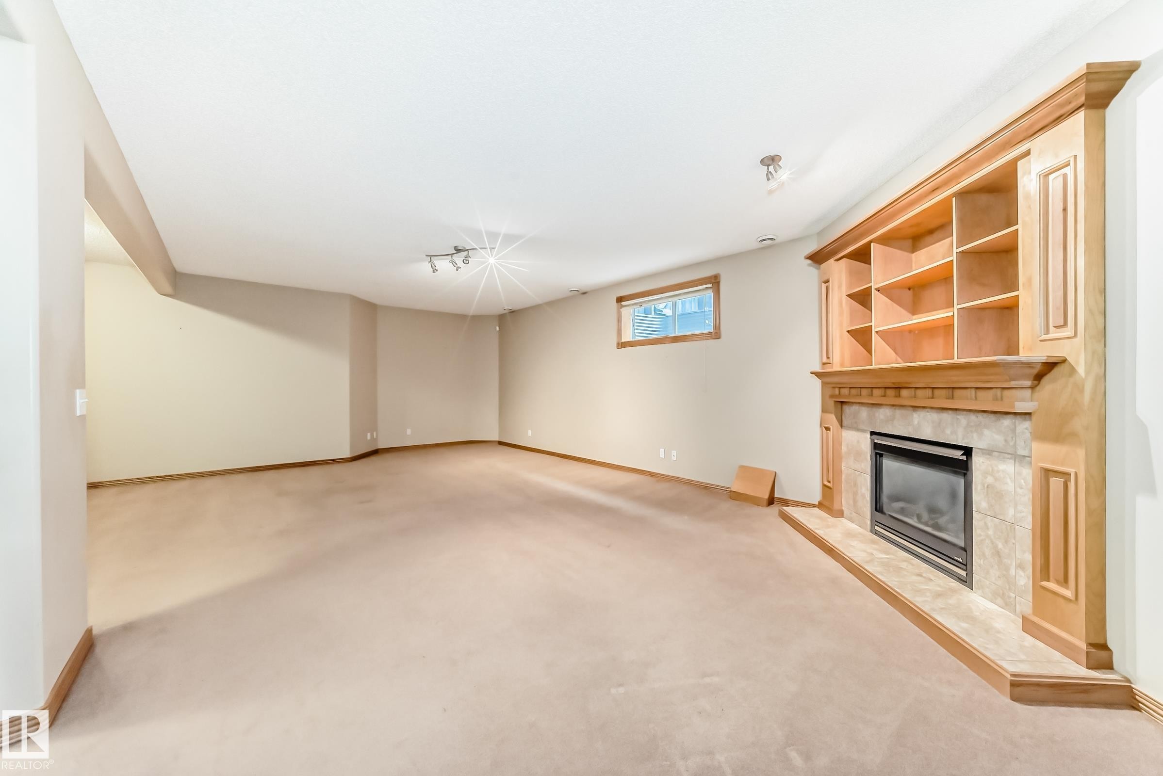 












10819 178 Avenue

,
Edmonton,




AB
T5X 6H6


