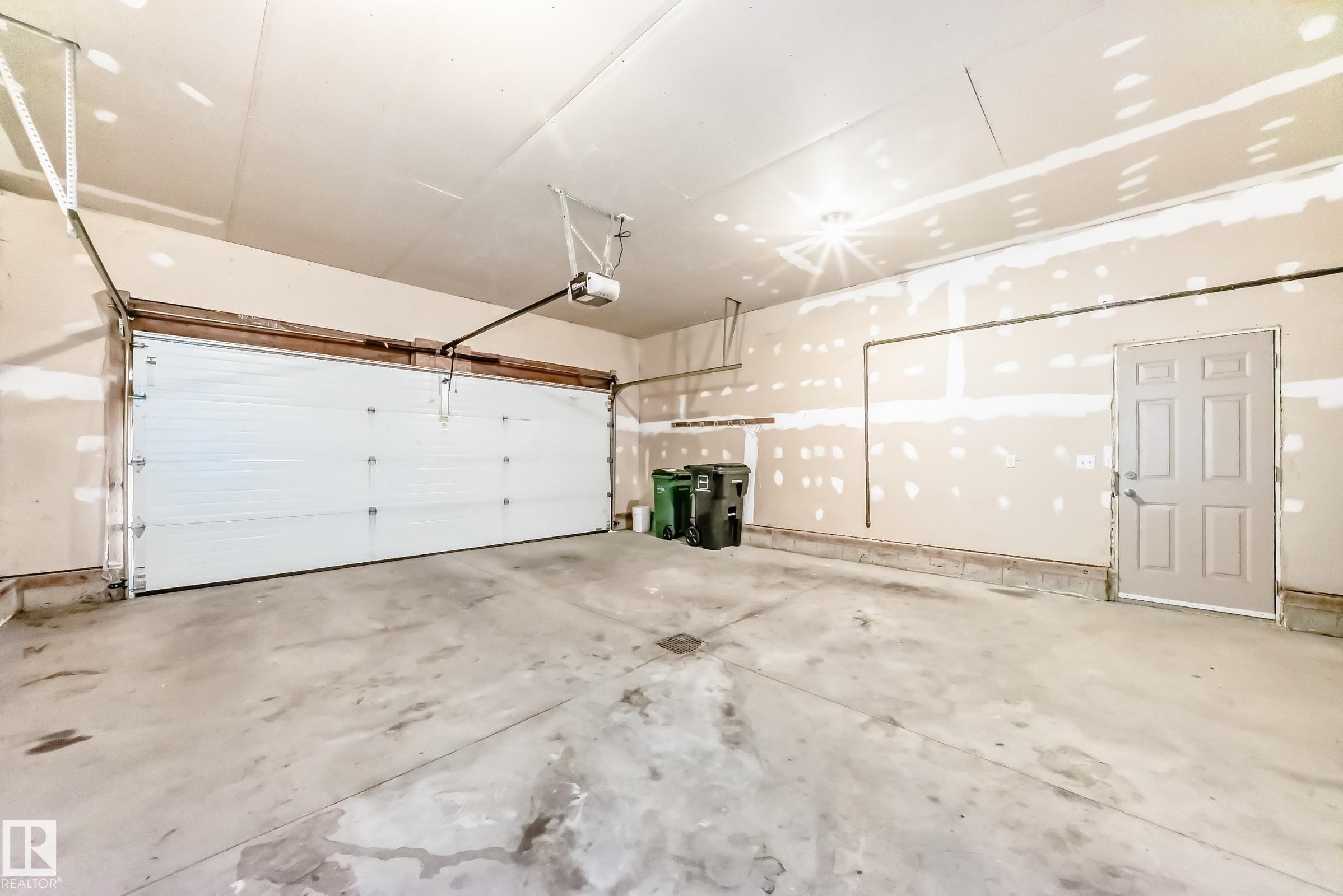 












10819 178 Avenue

,
Edmonton,




AB
T5X 6H6

