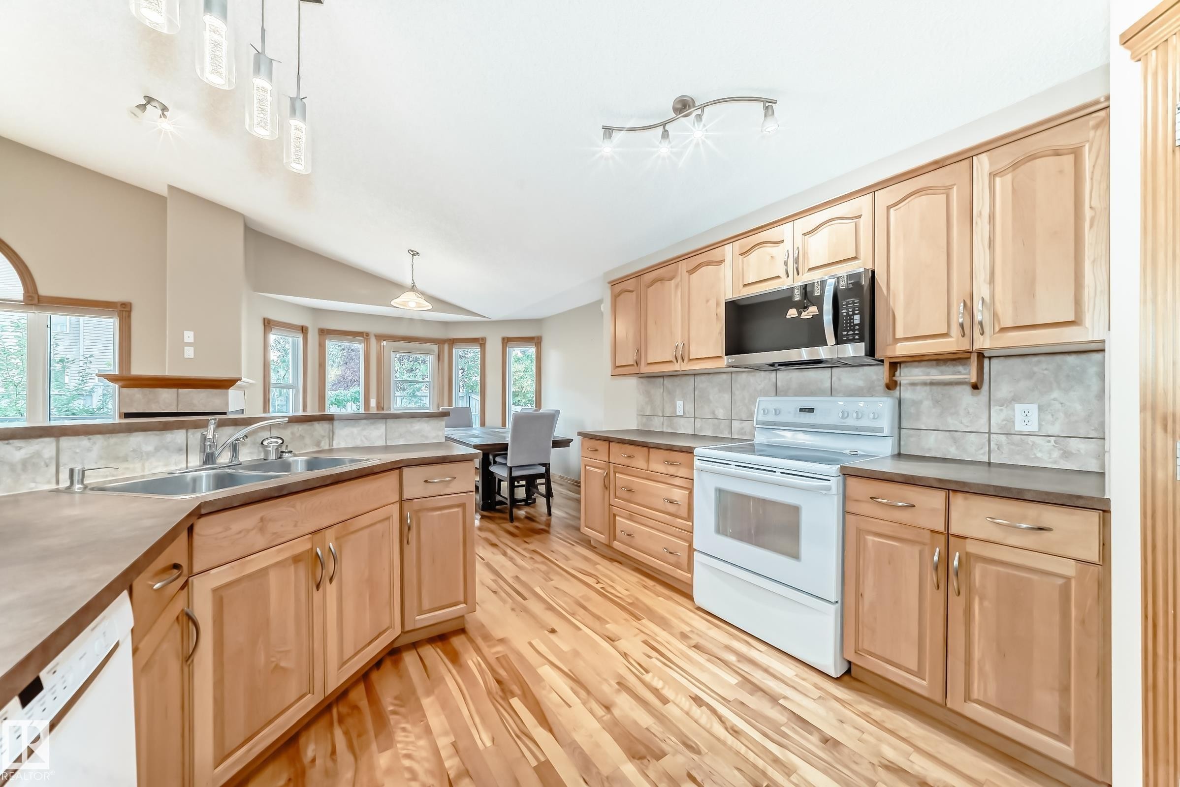 












10819 178 Avenue

,
Edmonton,




AB
T5X 6H6

