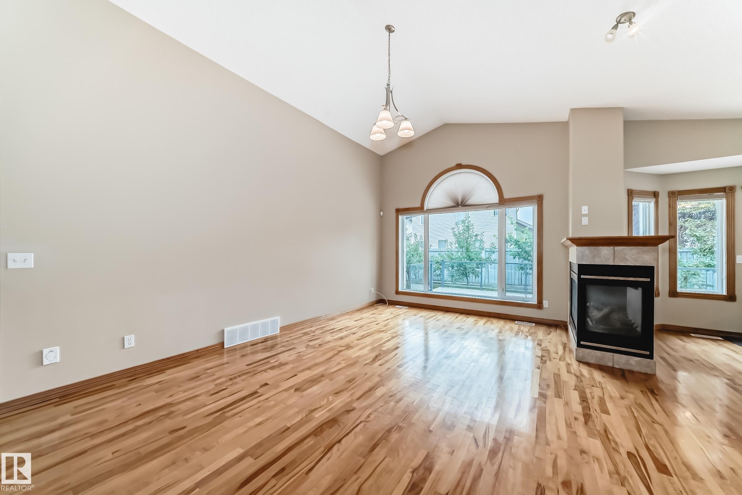 












10819 178 Avenue

,
Edmonton,




AB
T5X 6H6

