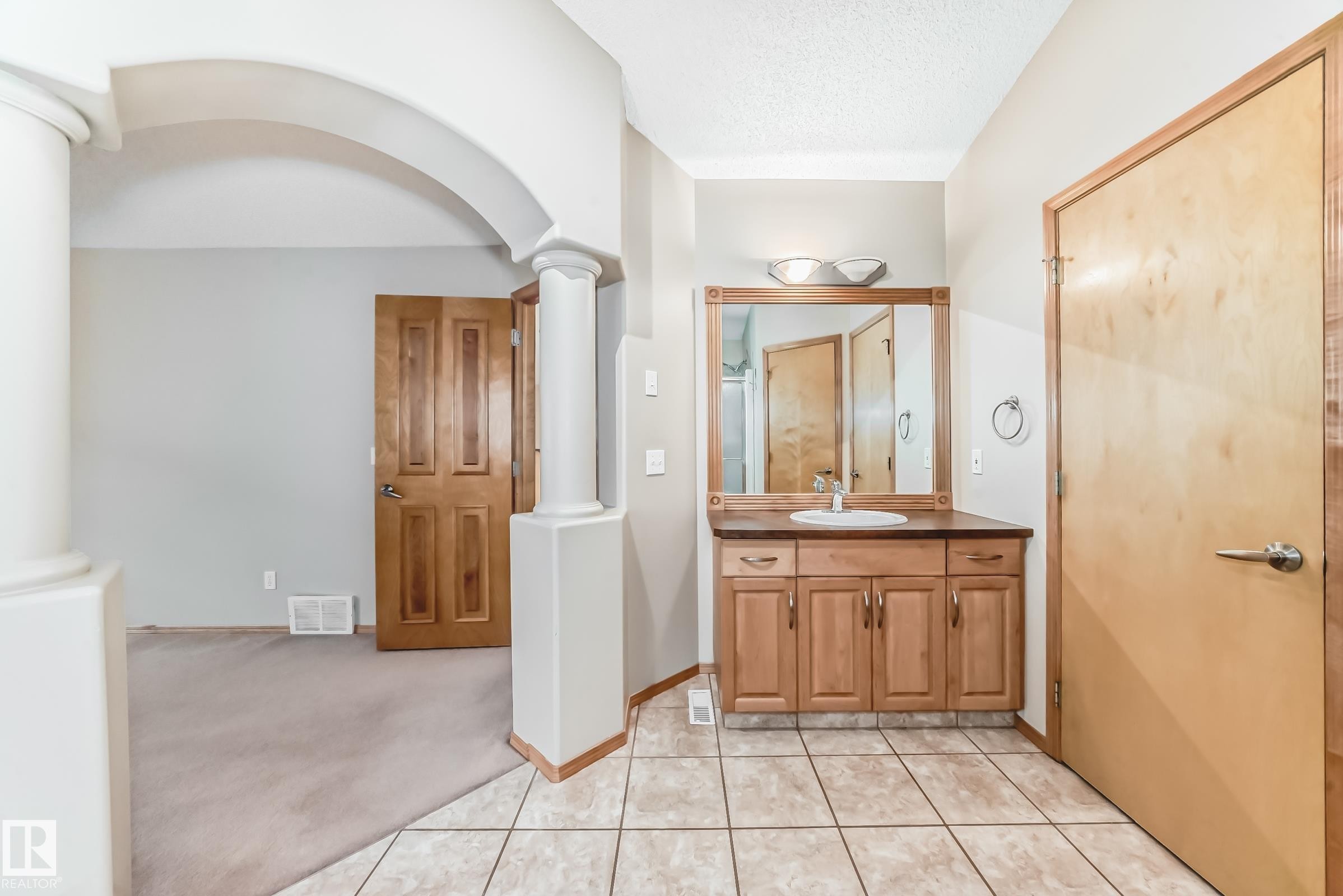 












10819 178 Avenue

,
Edmonton,




AB
T5X 6H6

